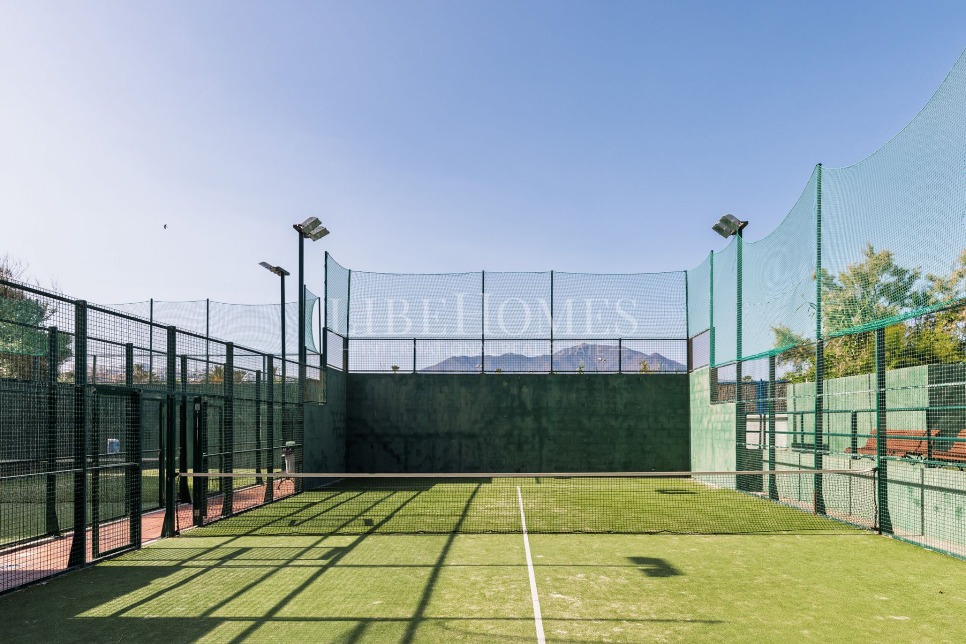 Beachfront apartment, terrace facing the sea, La Noria, Sabinillas