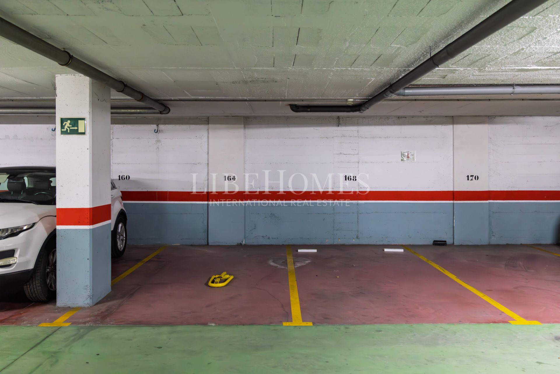 Beachfront apartment, facing the sea, in La Noria IV, Sabinillas