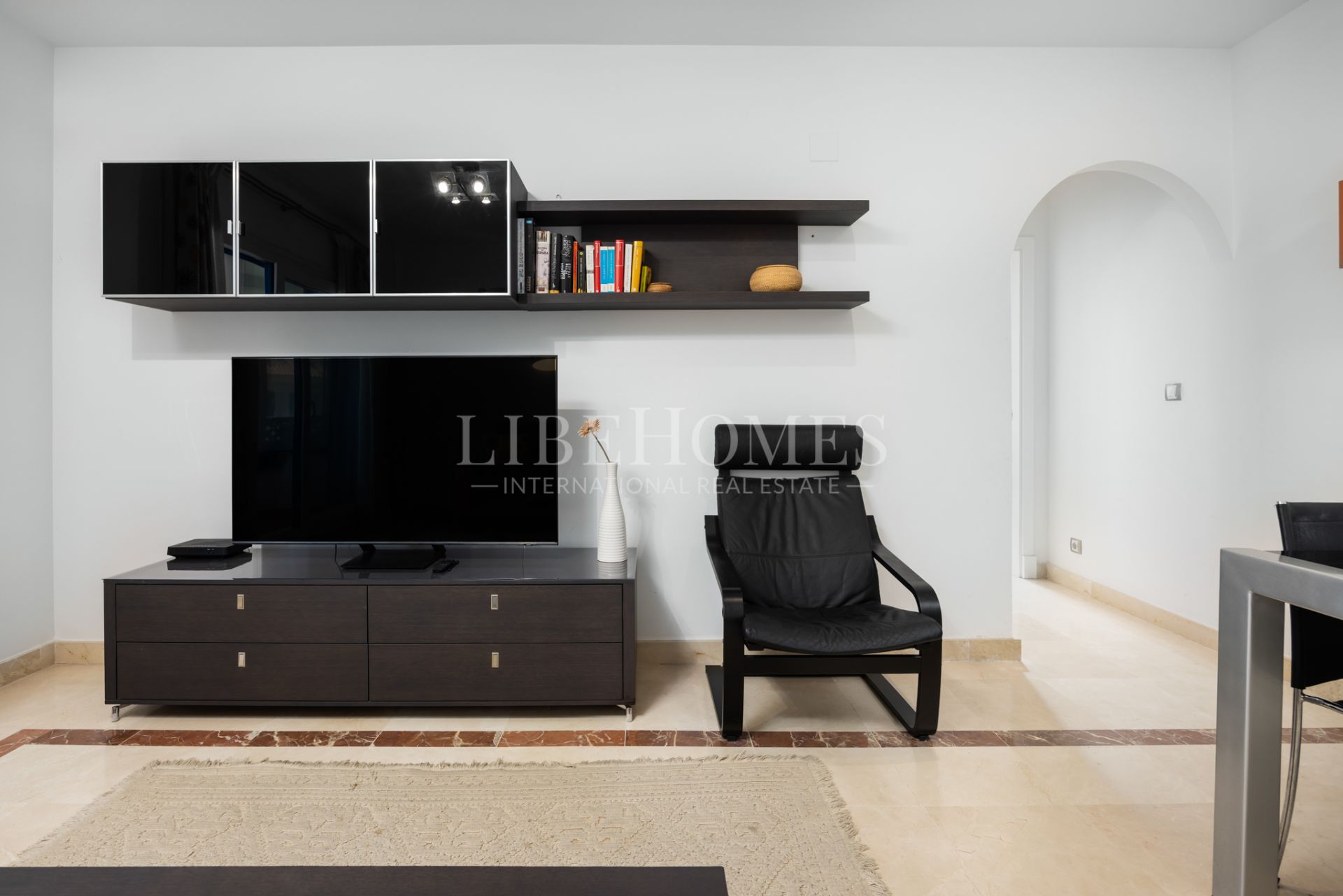 Beachfront apartment, facing the sea, in La Noria IV, Sabinillas