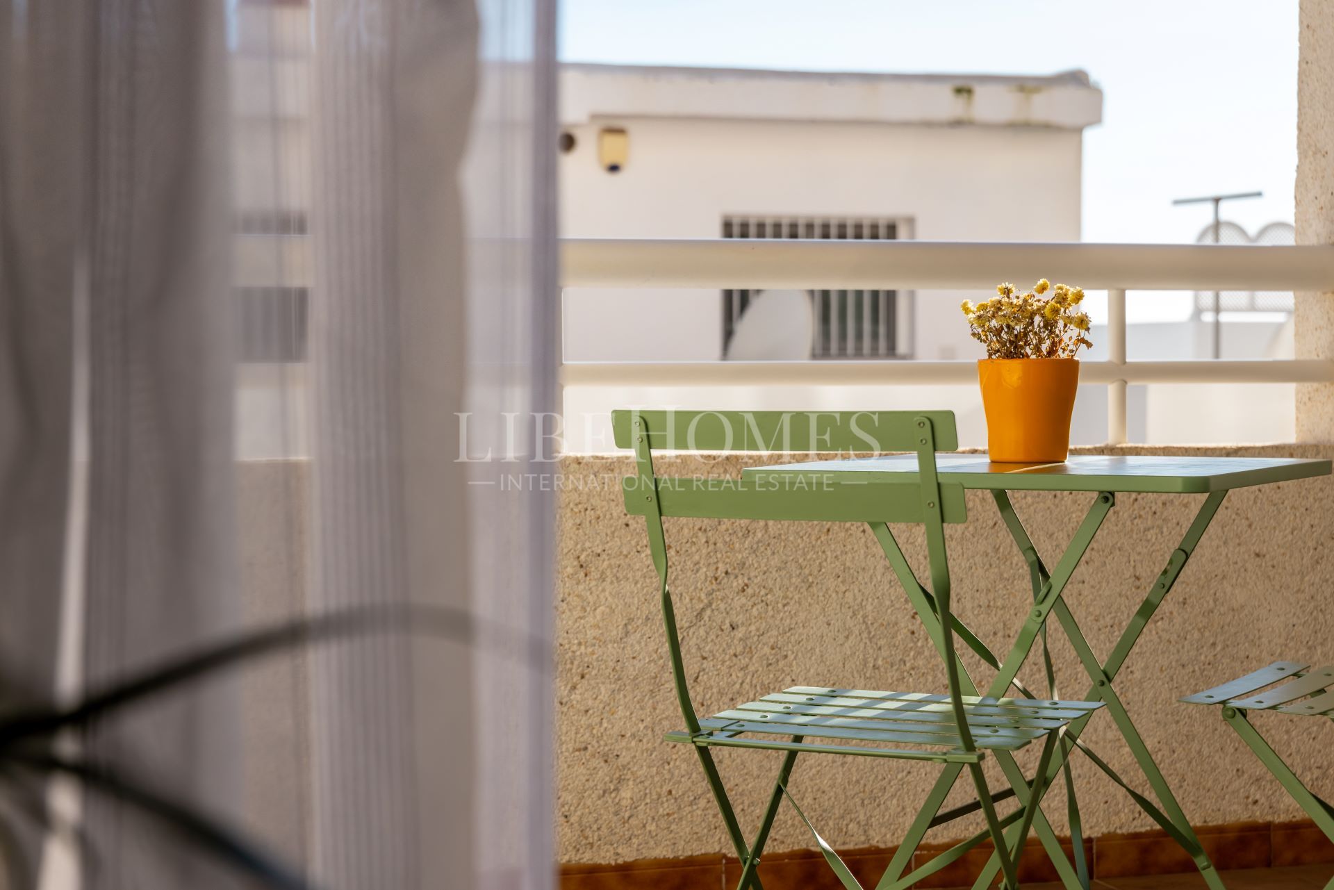 Apartment in the centre of Marbella, on the second line of the beach