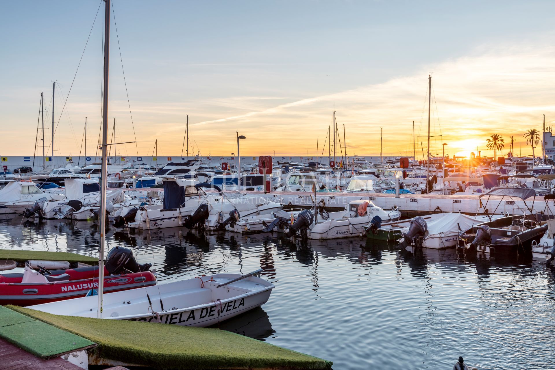 Apartment in the centre of Marbella, on the second line of the beach