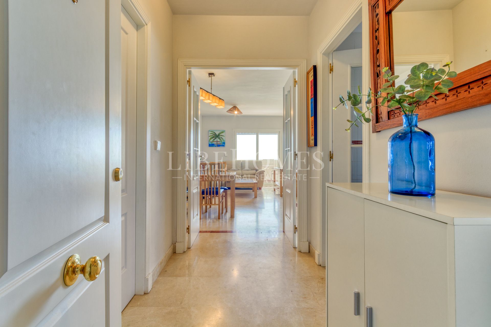 Beachfront apartment, big terrace facing the sea, La Noria, Sabinillas