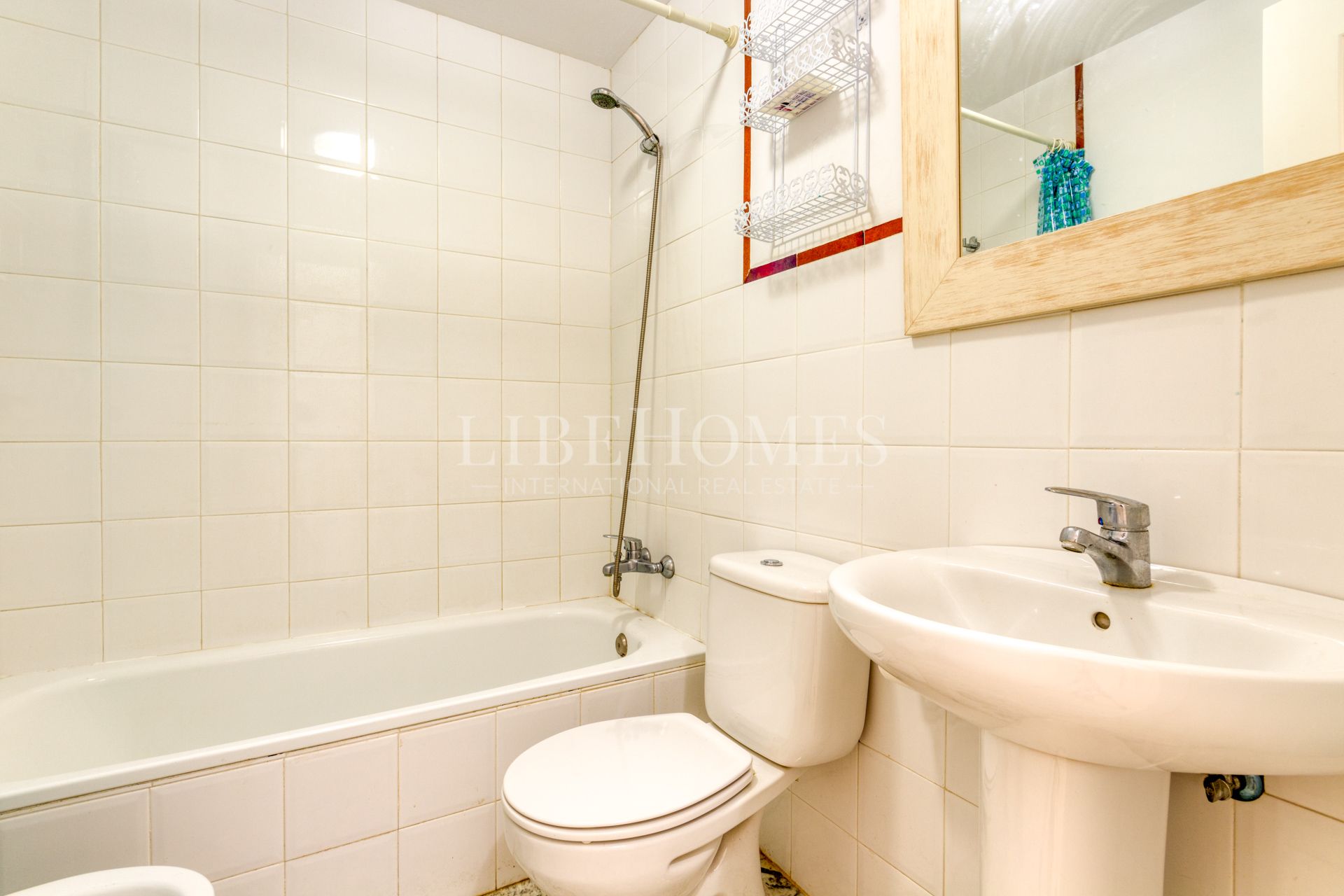 Beachfront apartment, big terrace facing the sea, La Noria, Sabinillas