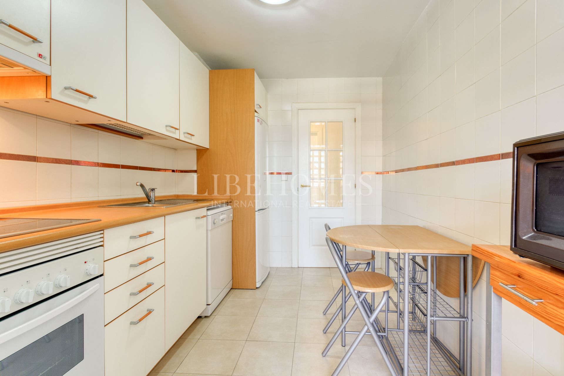 Beachfront apartment, big terrace facing the sea, La Noria, Sabinillas