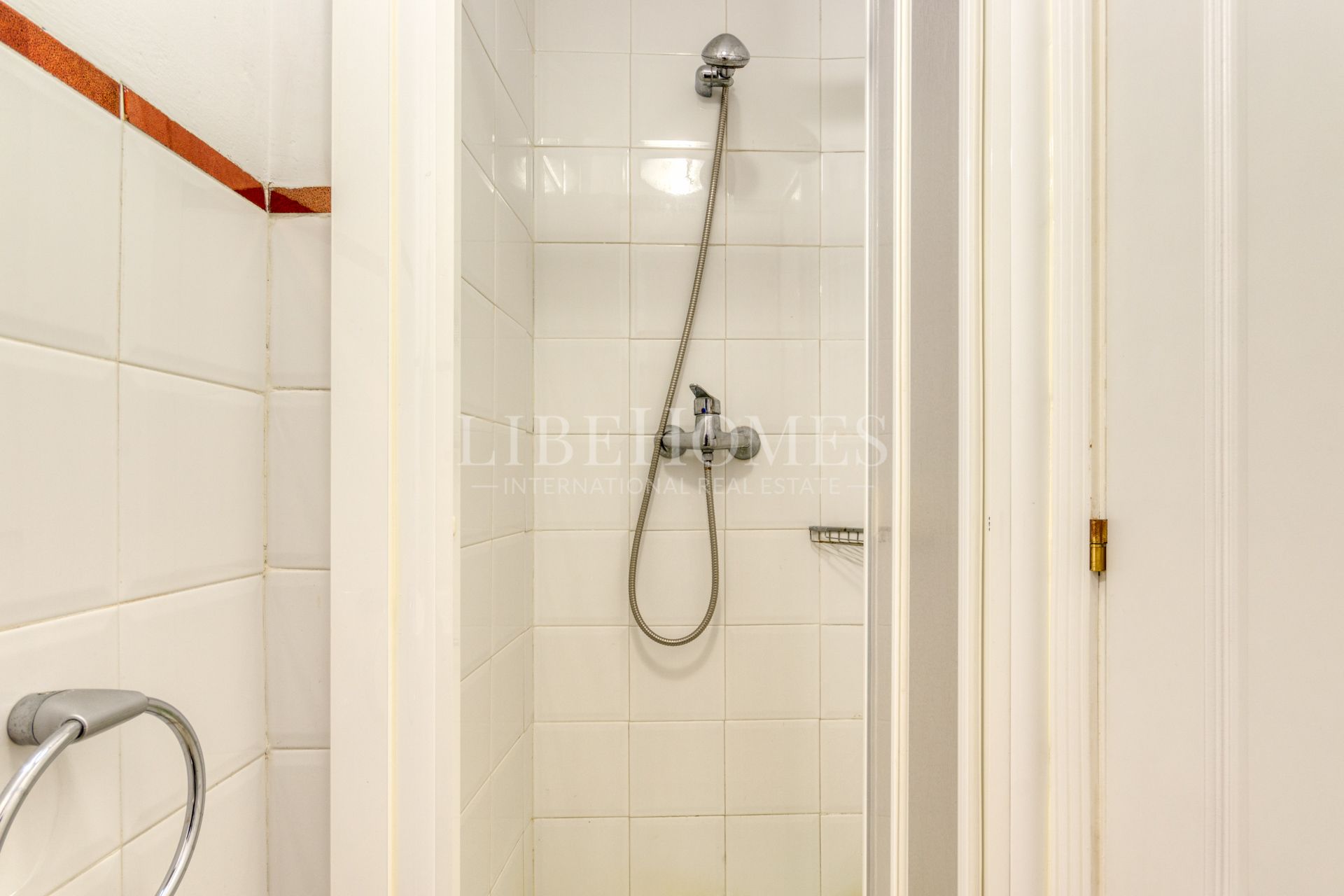 Beachfront apartment, big terrace facing the sea, La Noria, Sabinillas