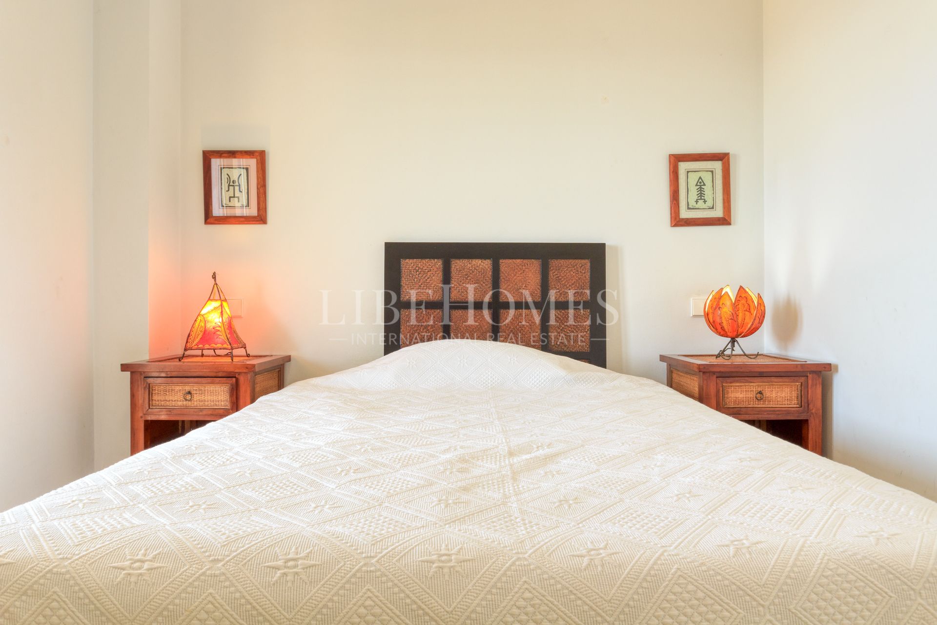 Beachfront apartment, big terrace facing the sea, La Noria, Sabinillas