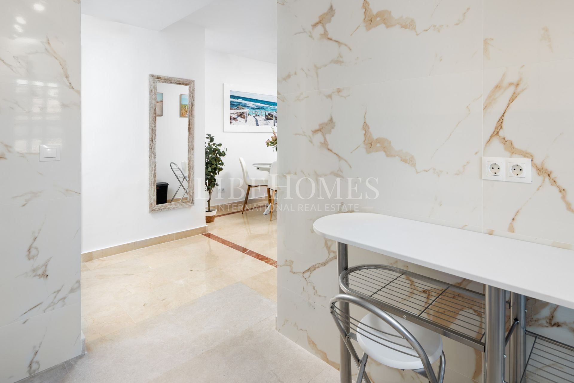 Beachfront apartment, big terrace facing the sea, La Noria, Sabinillas