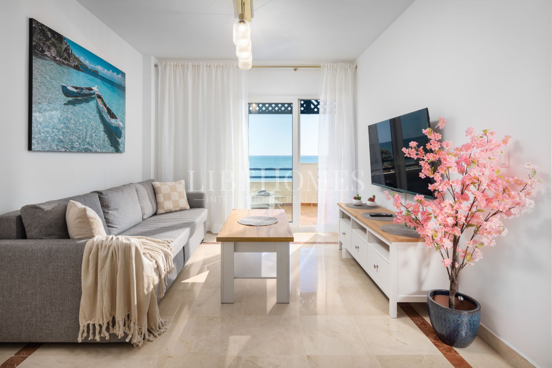 Beachfront apartment, big terrace facing the sea, La Noria, Sabinillas