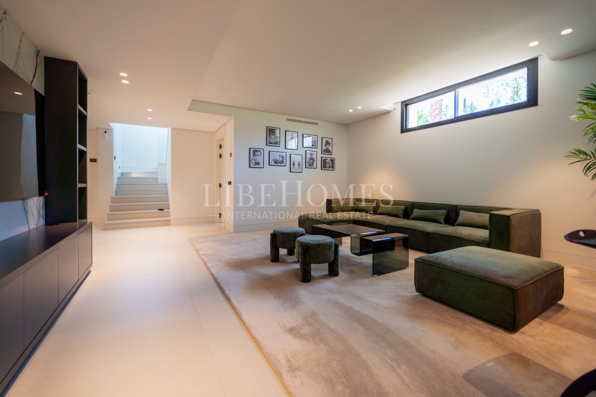 Brand-new modern villa, panoramic golf views, Nueva Andalucía, Marbella