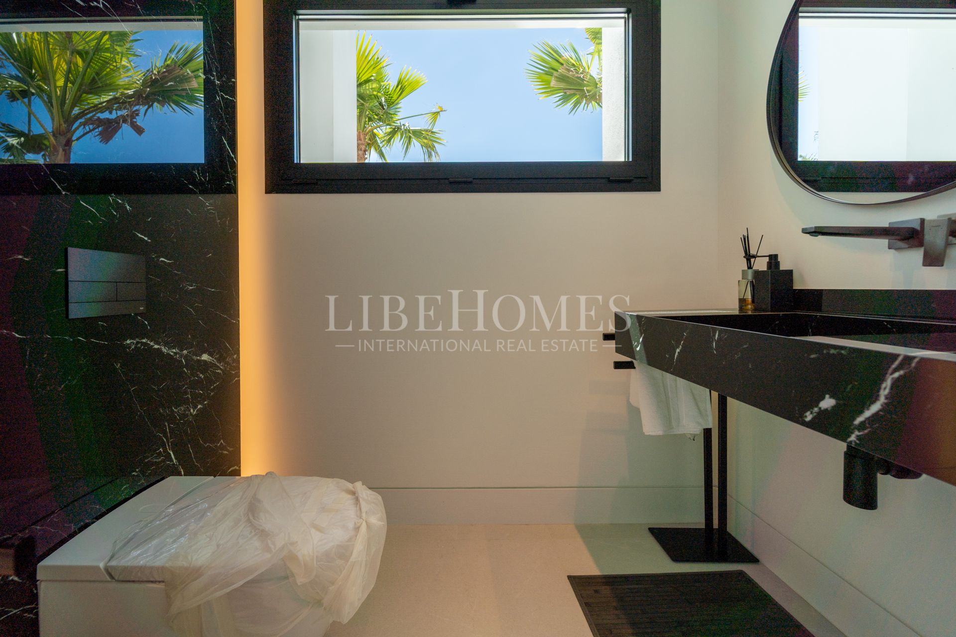 Brand-new modern villa, panoramic golf views, Nueva Andalucía, Marbella