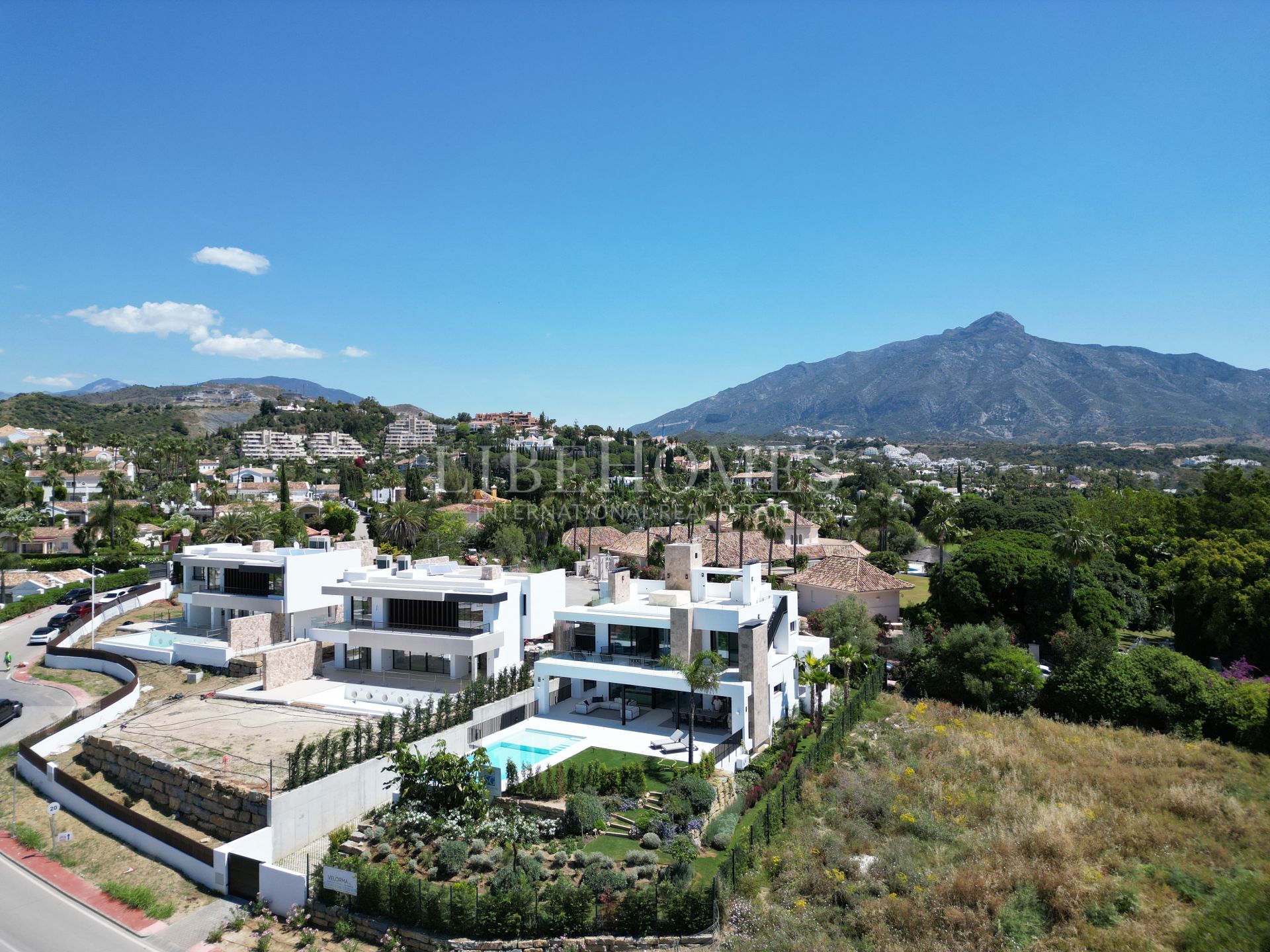 Brand-new modern villa, panoramic golf views, Nueva Andalucía, Marbella
