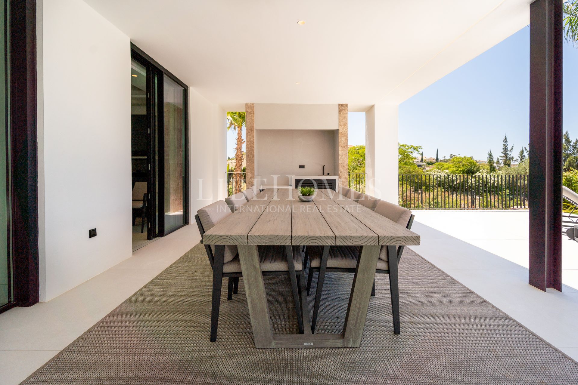 Brand-new modern villa, panoramic golf views, Nueva Andalucía, Marbella