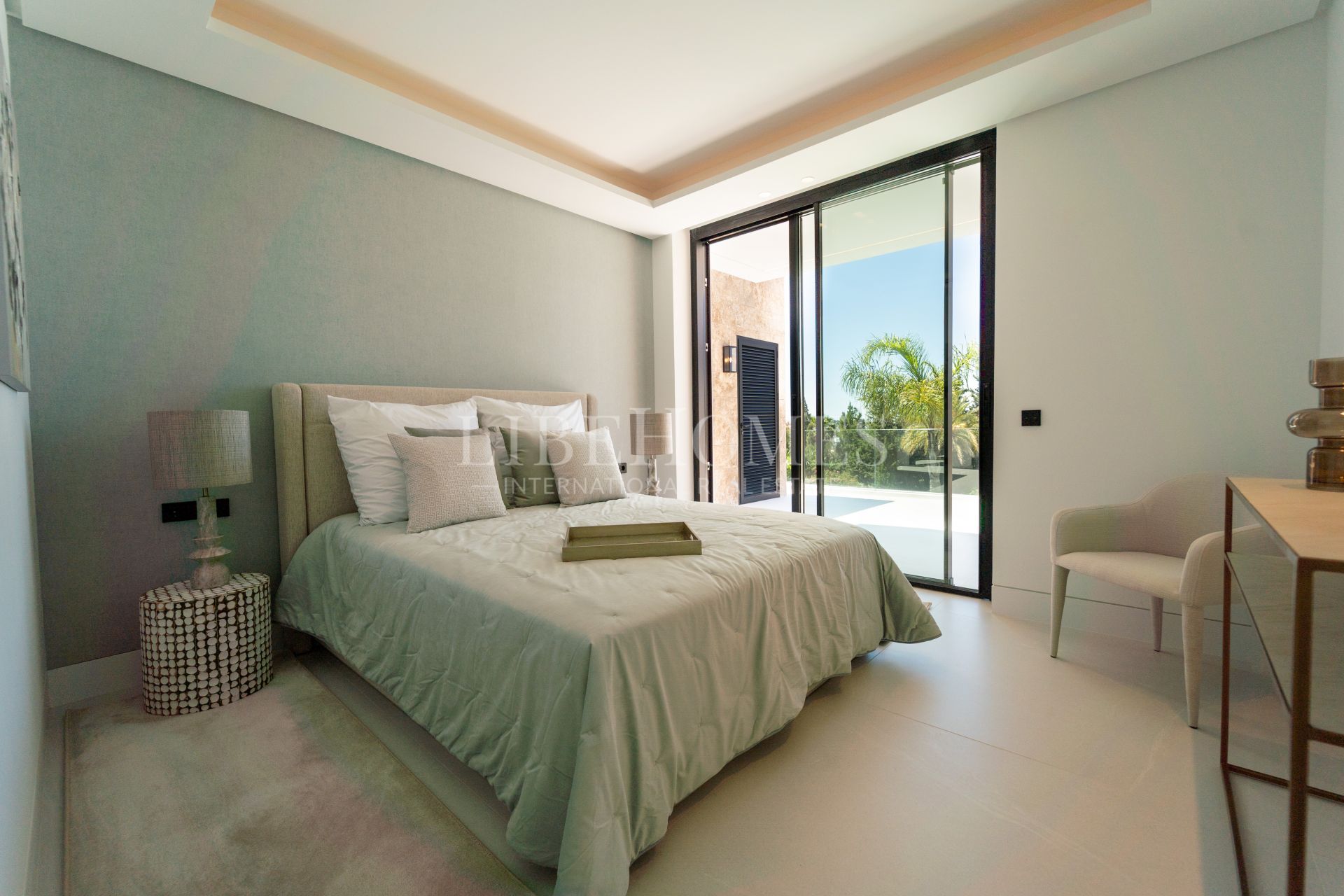 Brand-new modern villa, panoramic golf views, Nueva Andalucía, Marbella