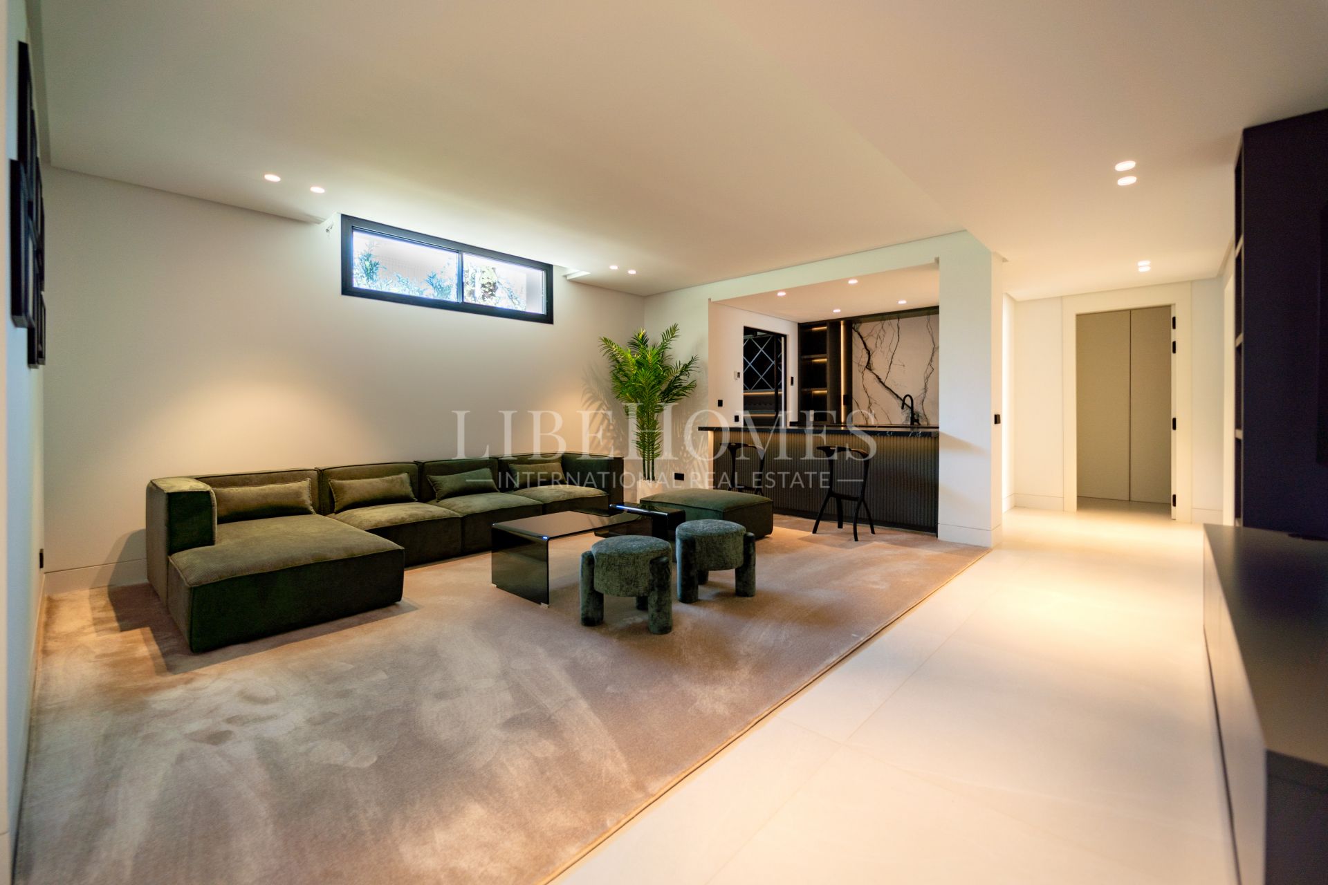 Brand-new modern villa, panoramic golf views, Nueva Andalucía, Marbella