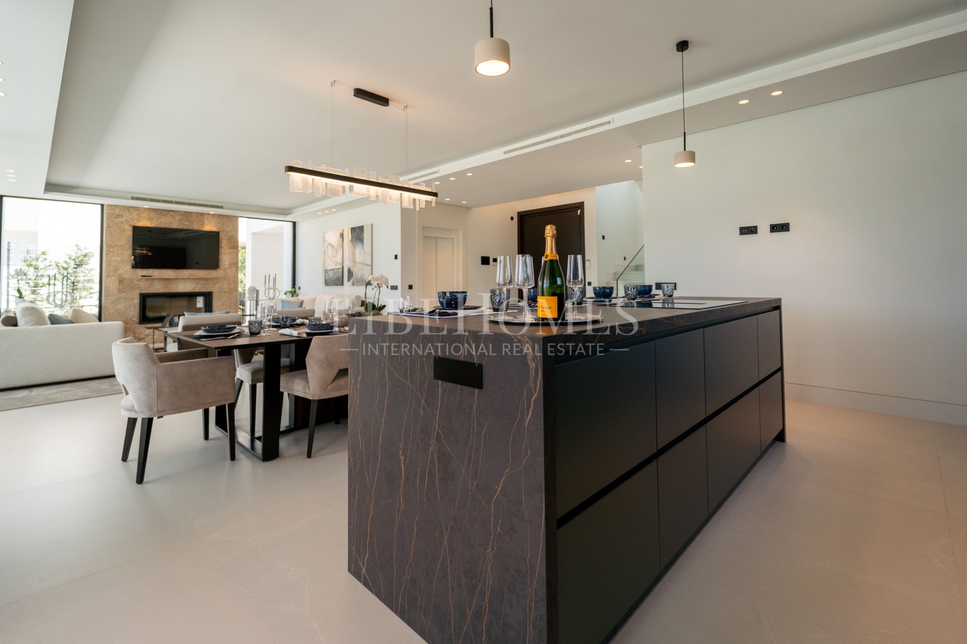 Brand-new modern villa, panoramic golf views, Nueva Andalucía, Marbella