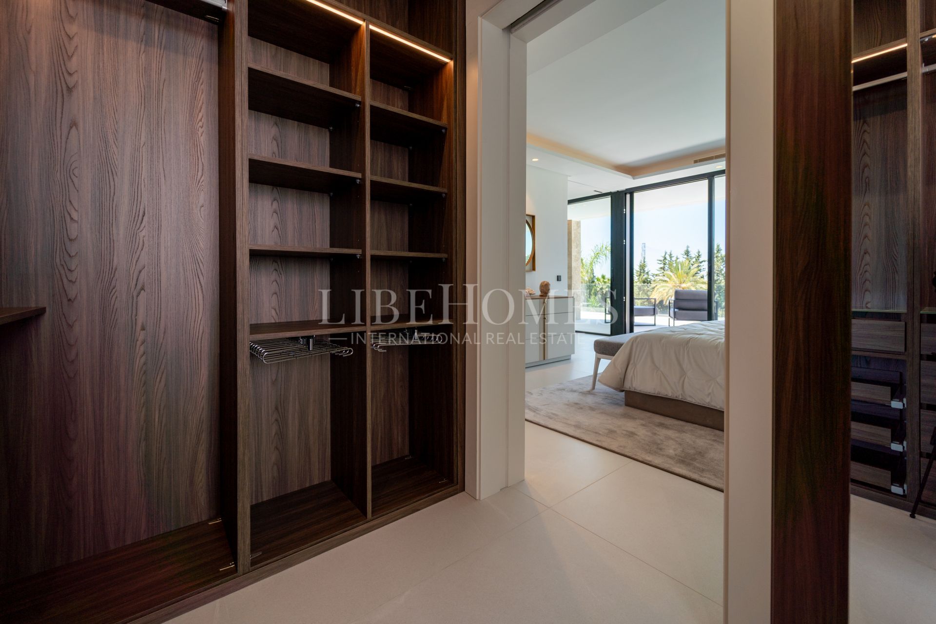 Brand-new modern villa, panoramic golf views, Nueva Andalucía, Marbella