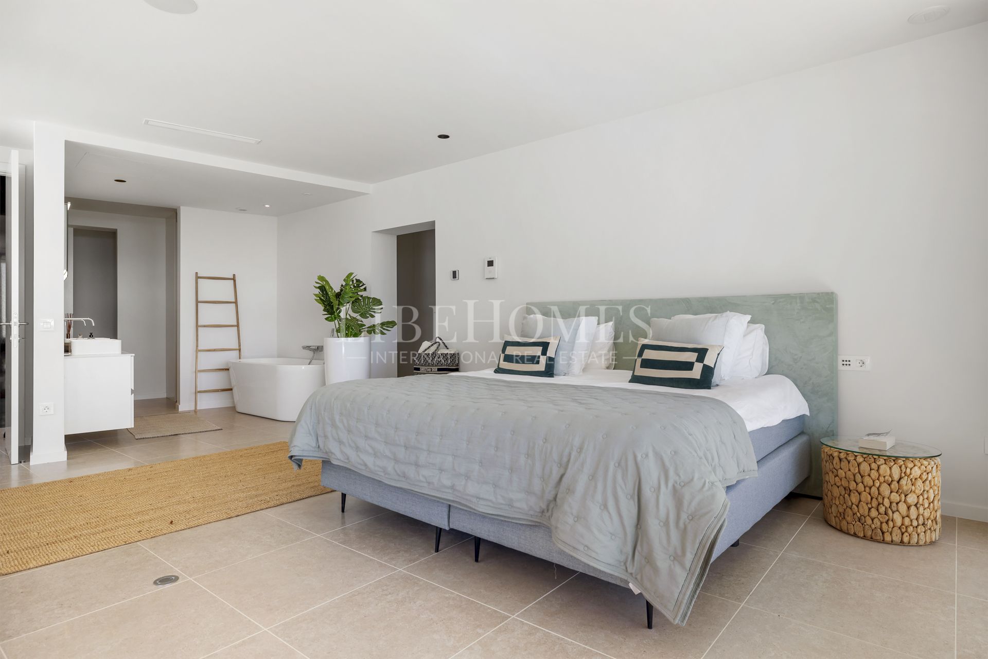 Nouvelle villa de luxe de style moderne à La Alquería, à Benahavís