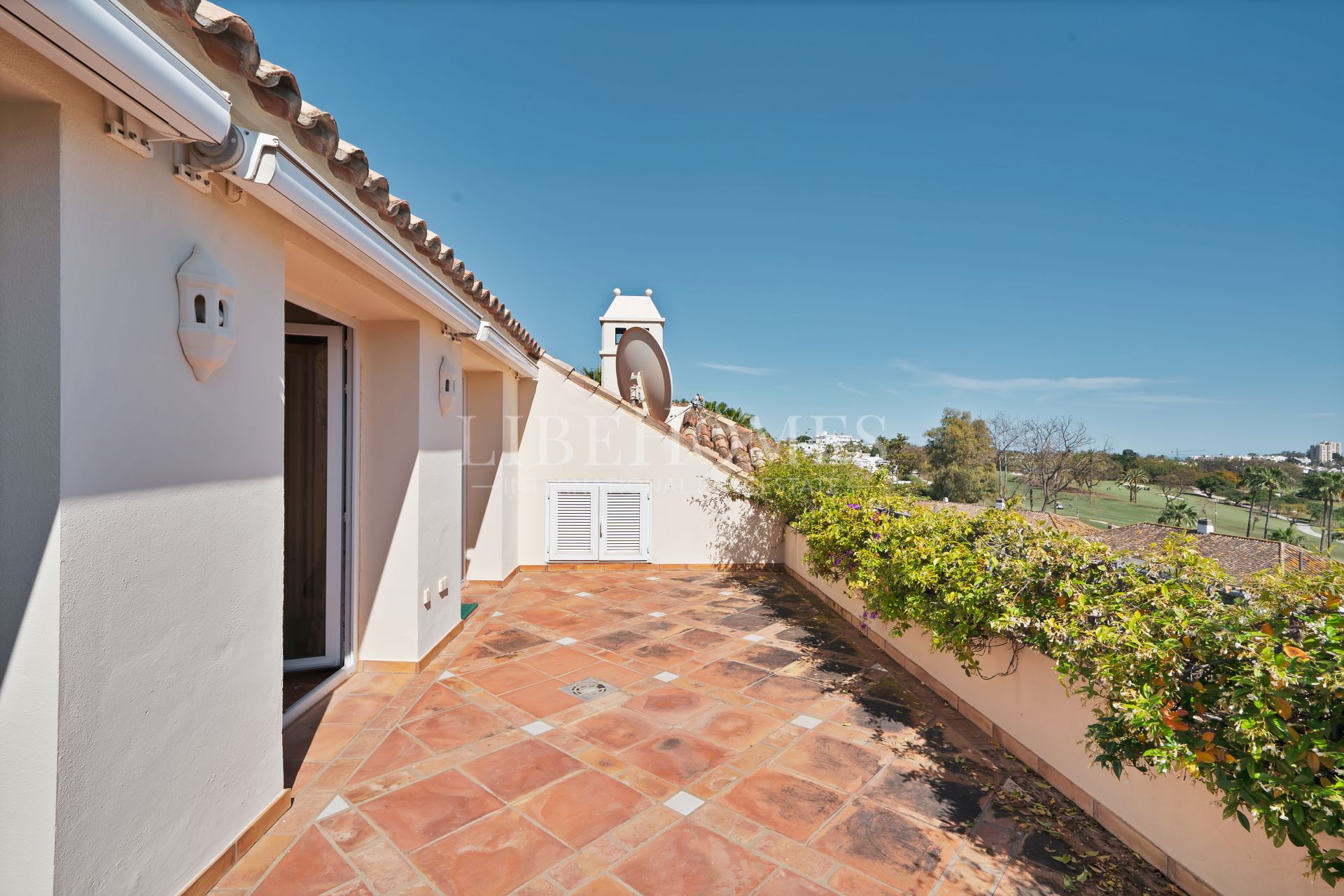 Penthouse, panoramic views, Las Alamandas, Nueva Andalucia, Marbella