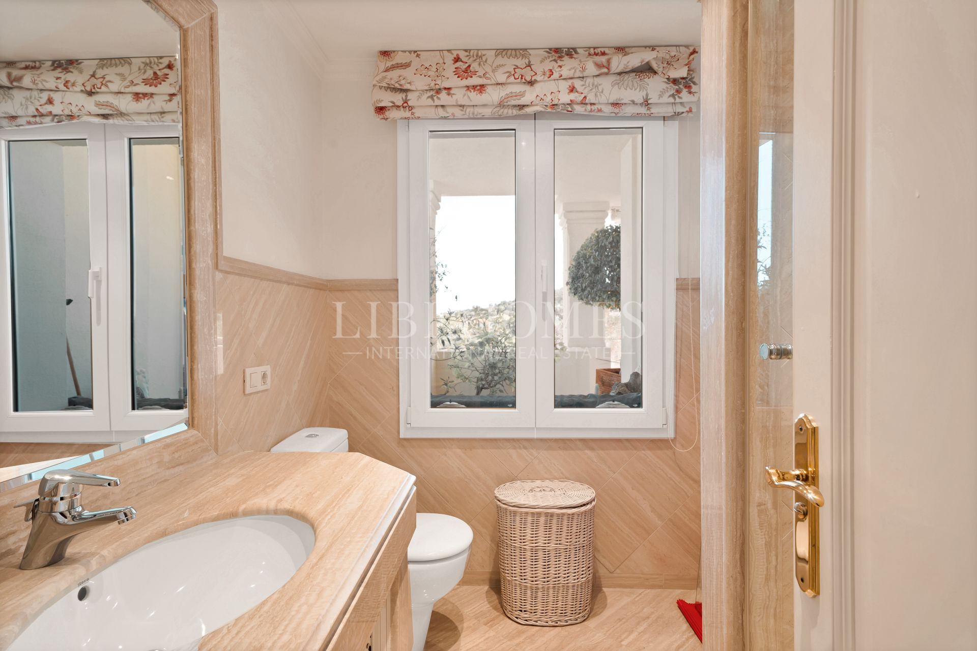 Penthouse, panoramic views, Las Alamandas, Nueva Andalucia, Marbella