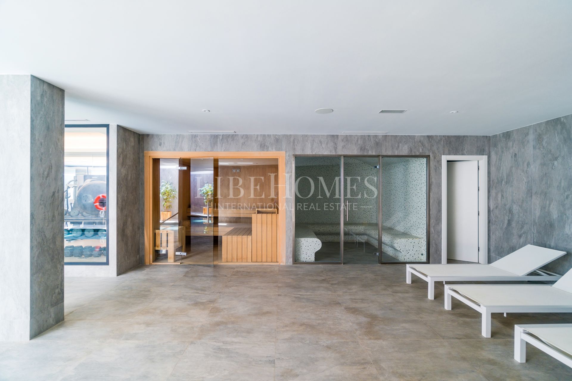 Stunning modern apartment for sale in Nueva Andalucía, Marbella