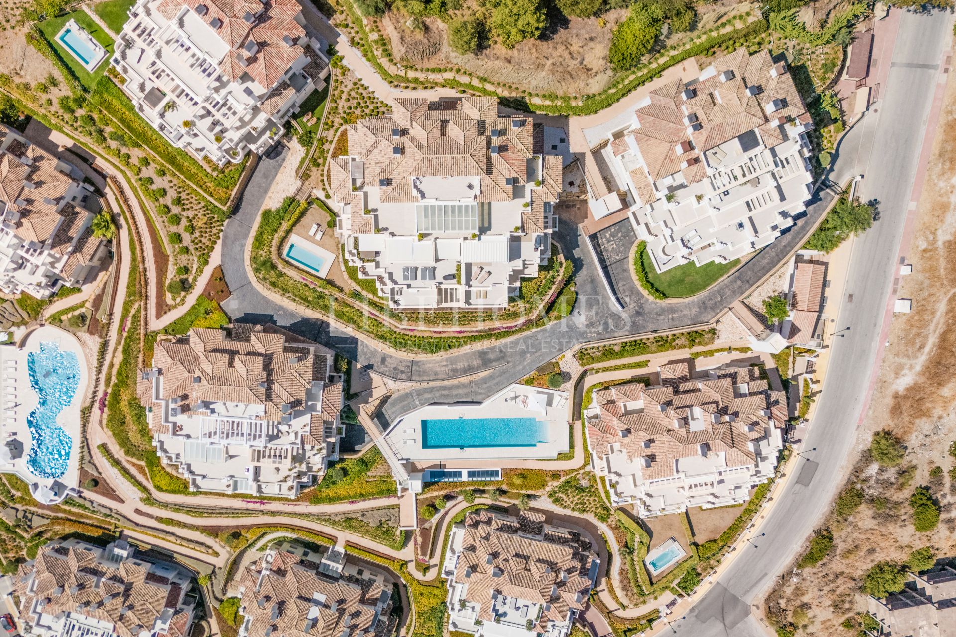 Stunning modern apartment for sale in Nueva Andalucía, Marbella