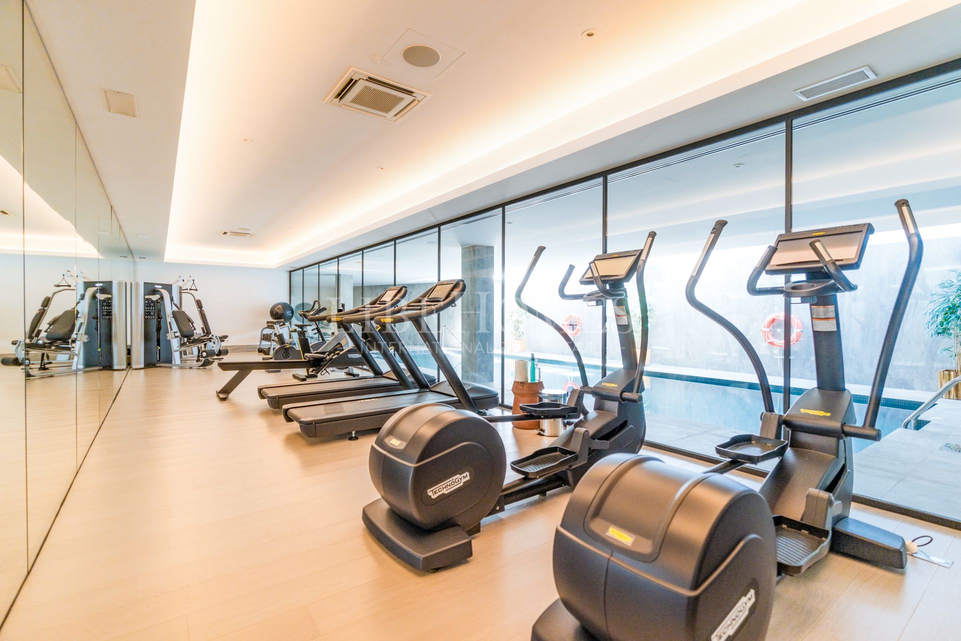 Stunning modern apartment for sale in Nueva Andalucía, Marbella