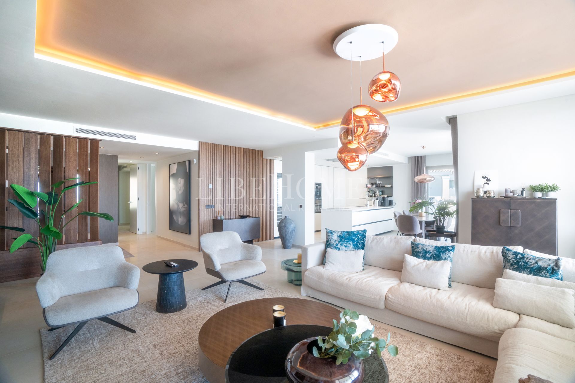 Stunning modern apartment for sale in Nueva Andalucía, Marbella