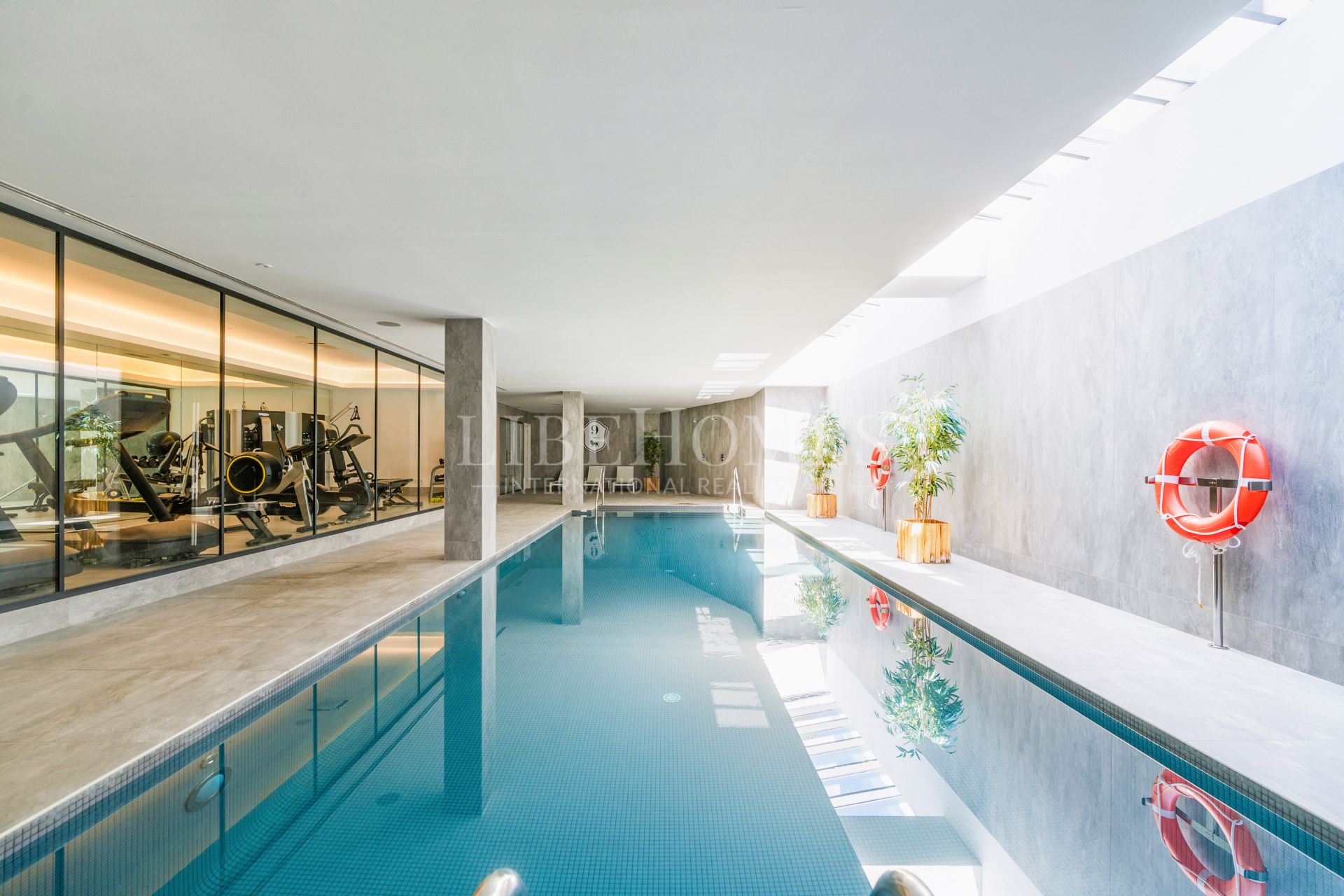 Stunning modern apartment for sale in Nueva Andalucía, Marbella