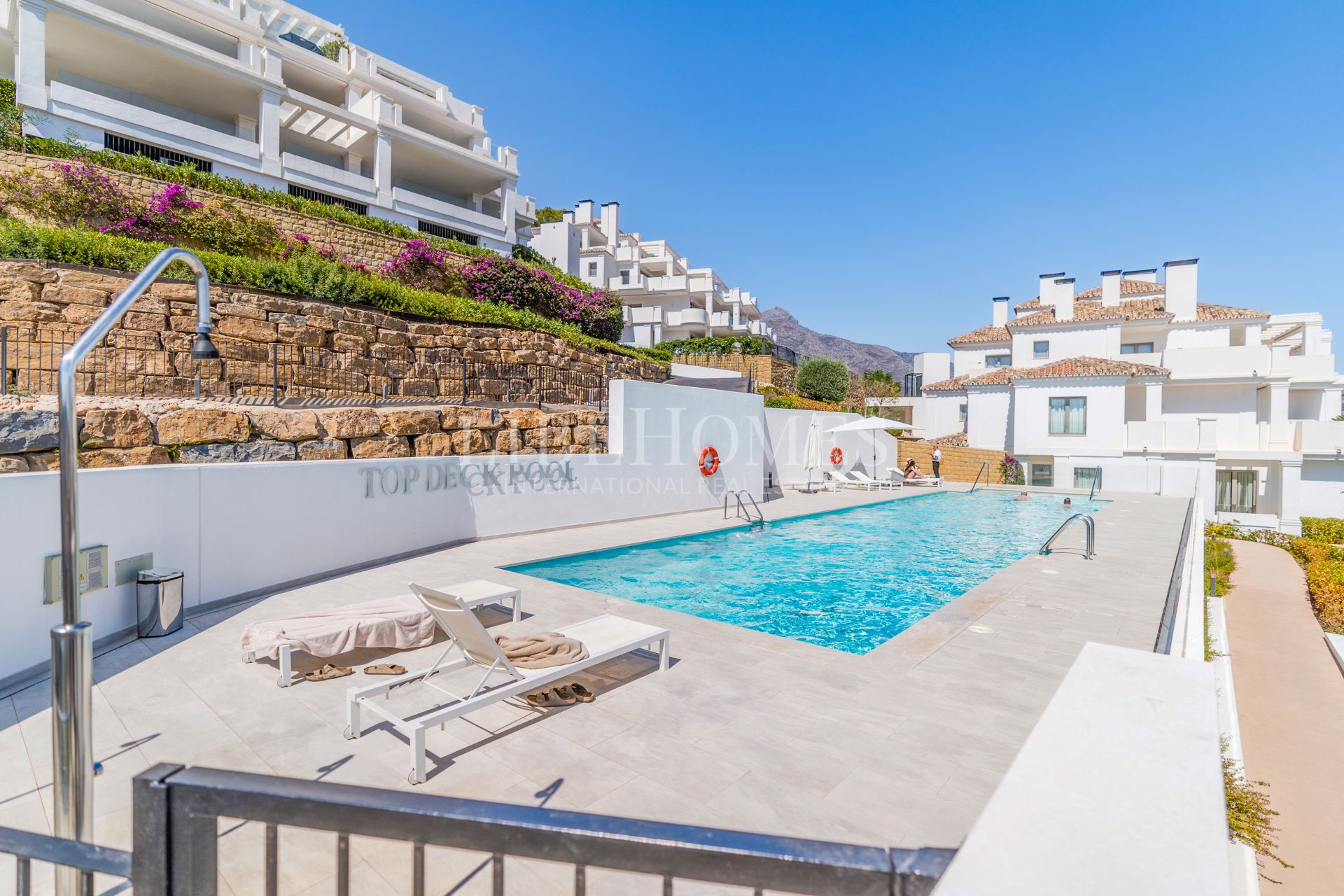 Stunning modern apartment for sale in Nueva Andalucía, Marbella