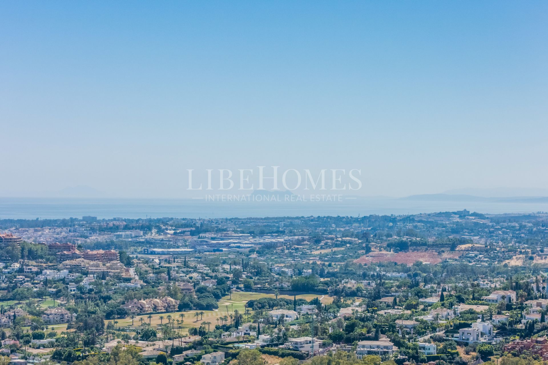 Stunning modern apartment for sale in Nueva Andalucía, Marbella