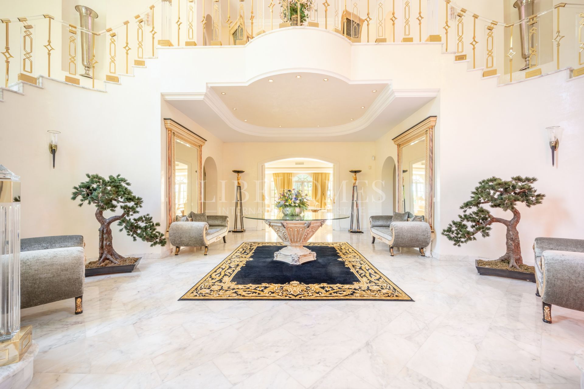 Luxury residence with 3 villas and sea views on Marbella Golden Mile