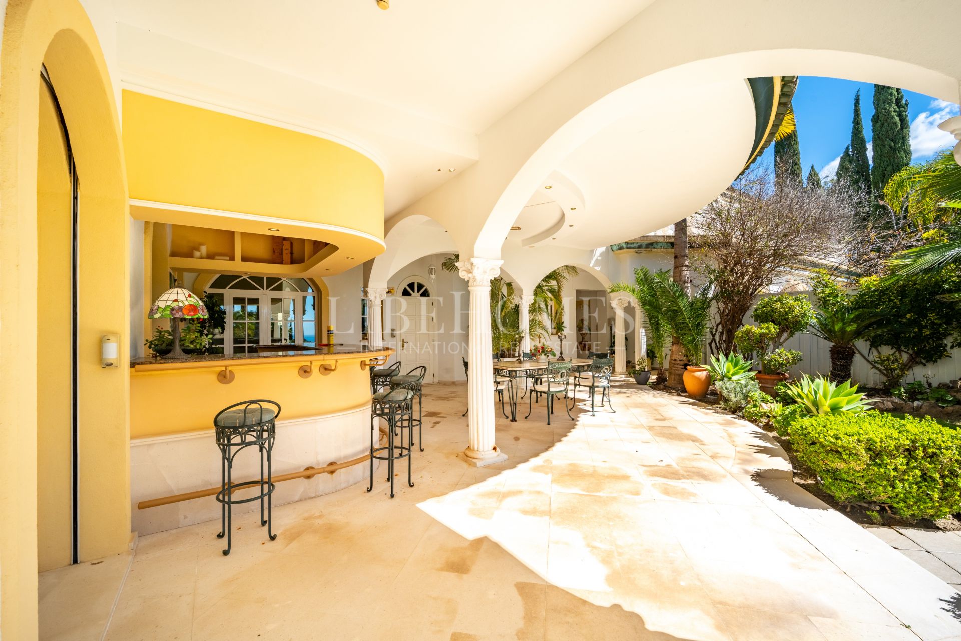 Luxury residence with 3 villas and sea views on Marbella Golden Mile