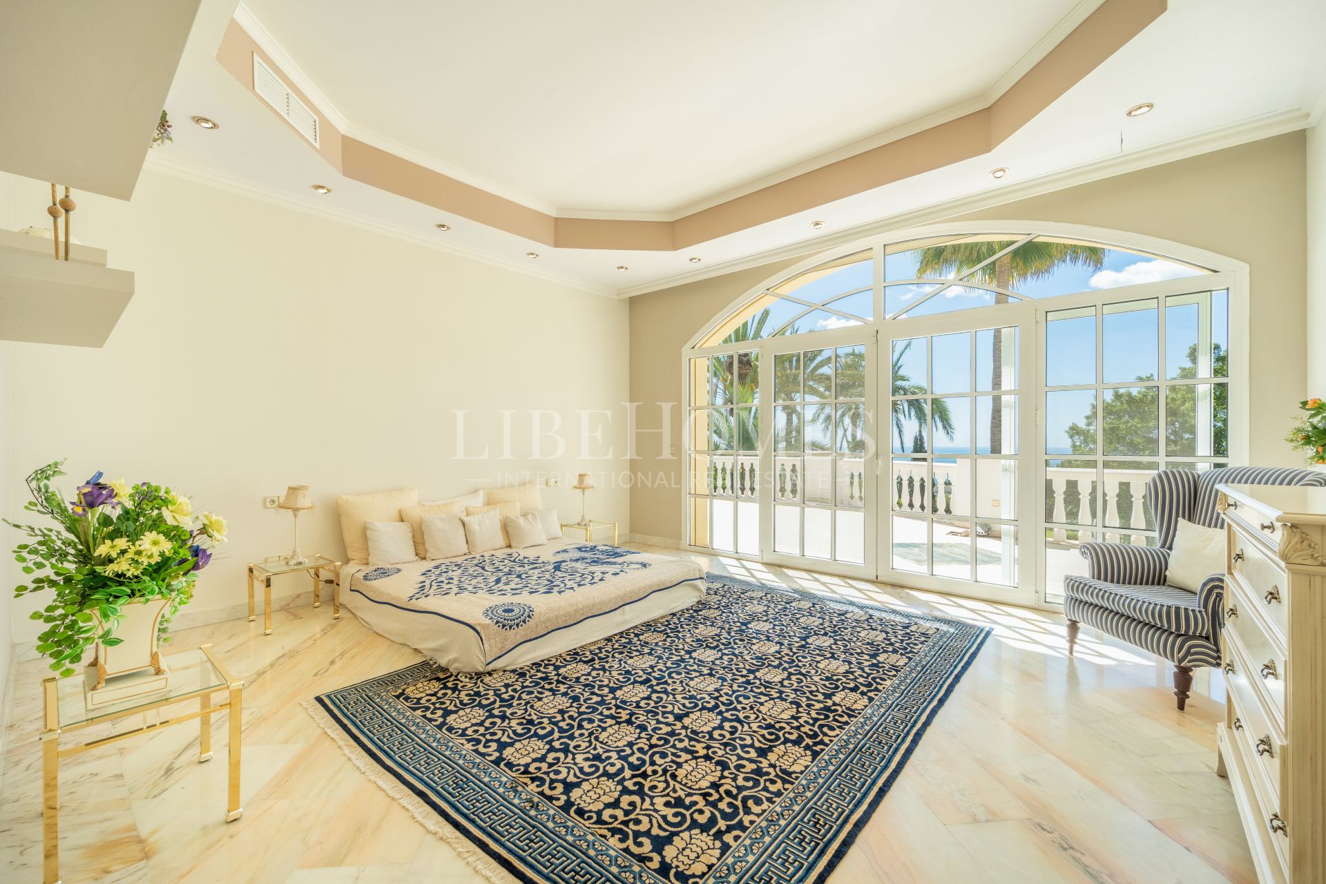 Luxury residence with 3 villas and sea views on Marbella Golden Mile