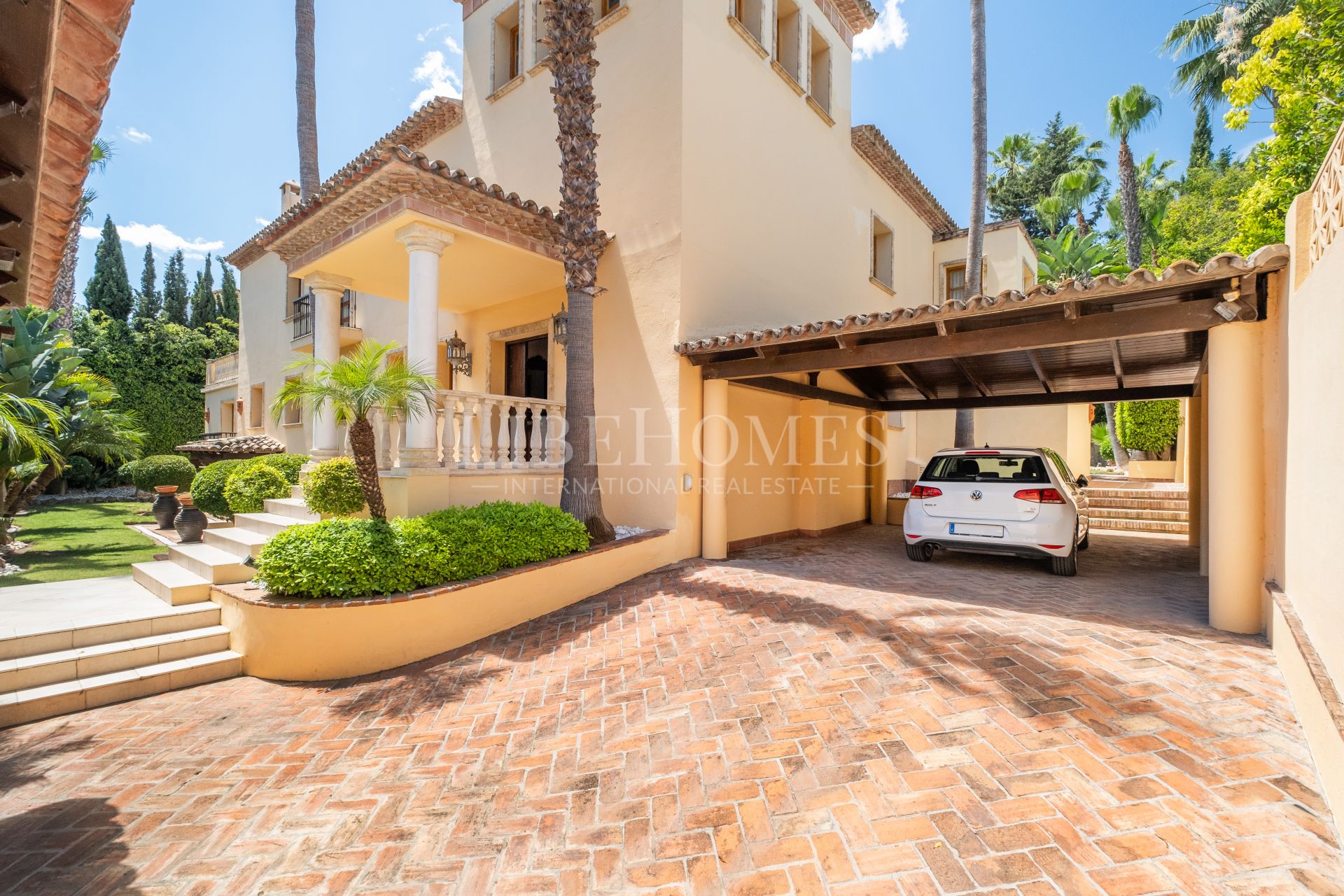 Traditional Andalusian-style villa in Nueva Andalucía, Marbella