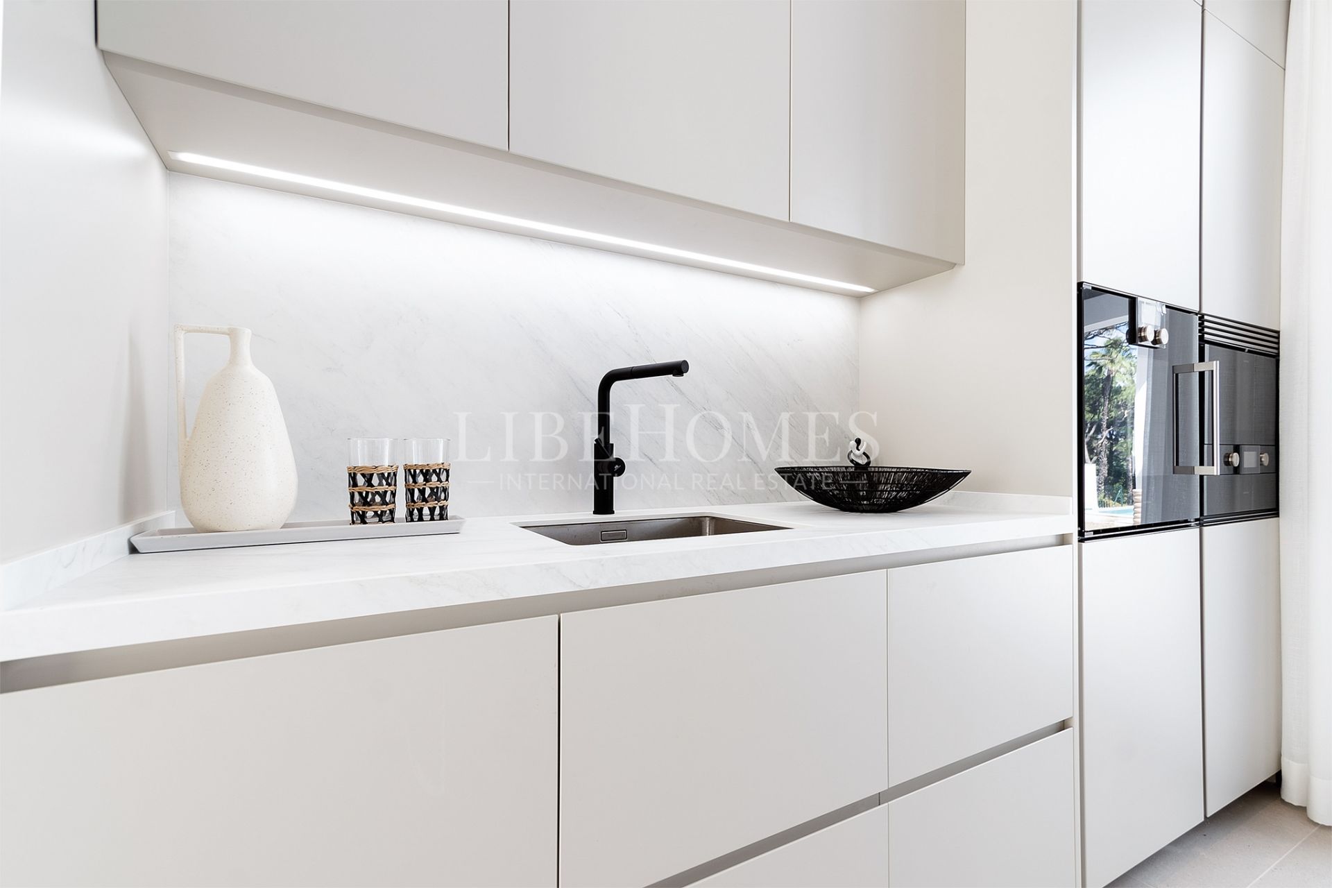 Villa moderne dans un complexe fermé et sécurisé, Marbella Golden Mile