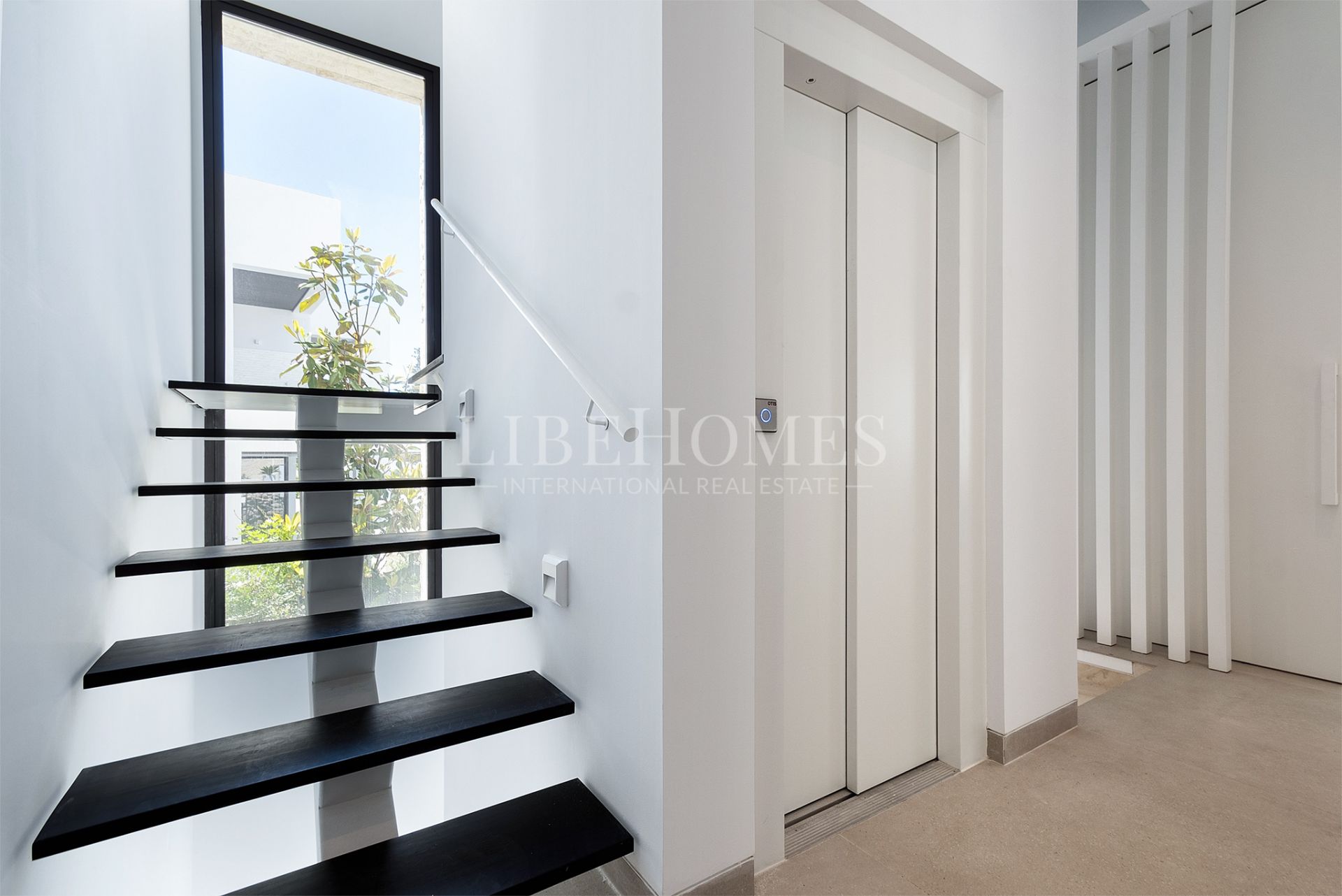 Villa moderne dans un complexe fermé et sécurisé, Marbella Golden Mile