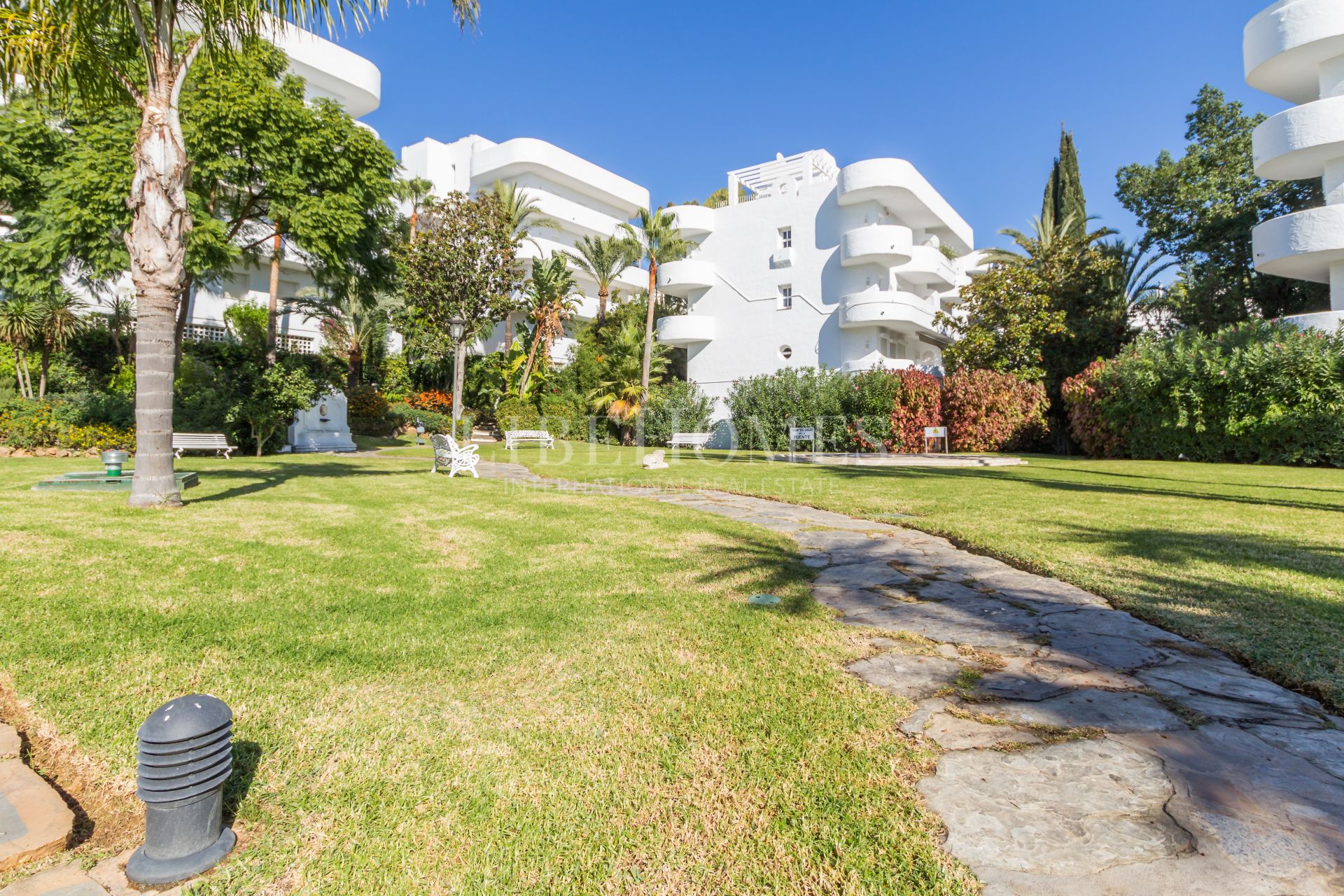 Ático dúplex con impresionantes vistas al mar, Marbella Milla de Oro
