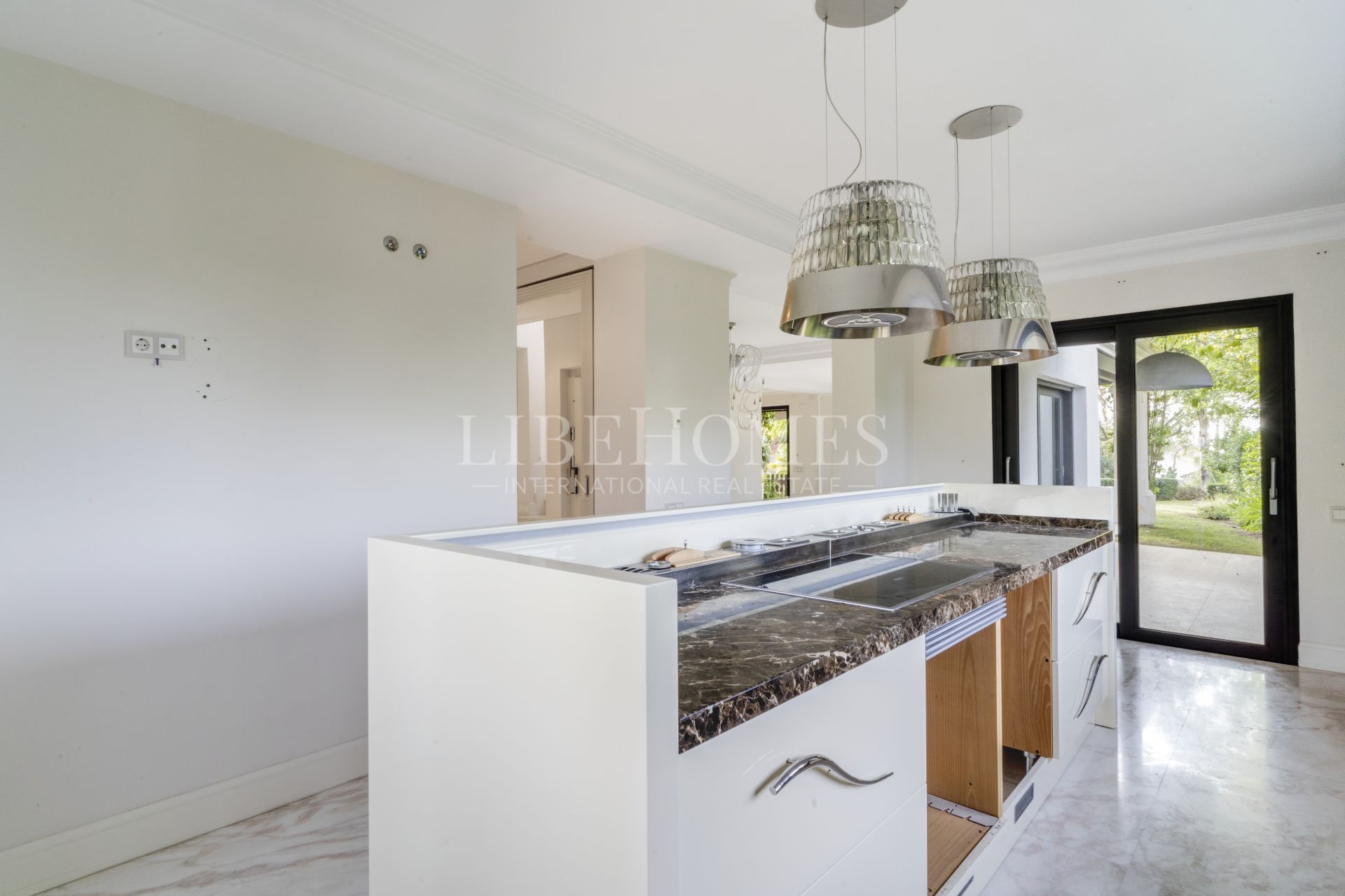 Villa de luxe à Lomas de Magna Marbella, sur Marbella Golden Mile