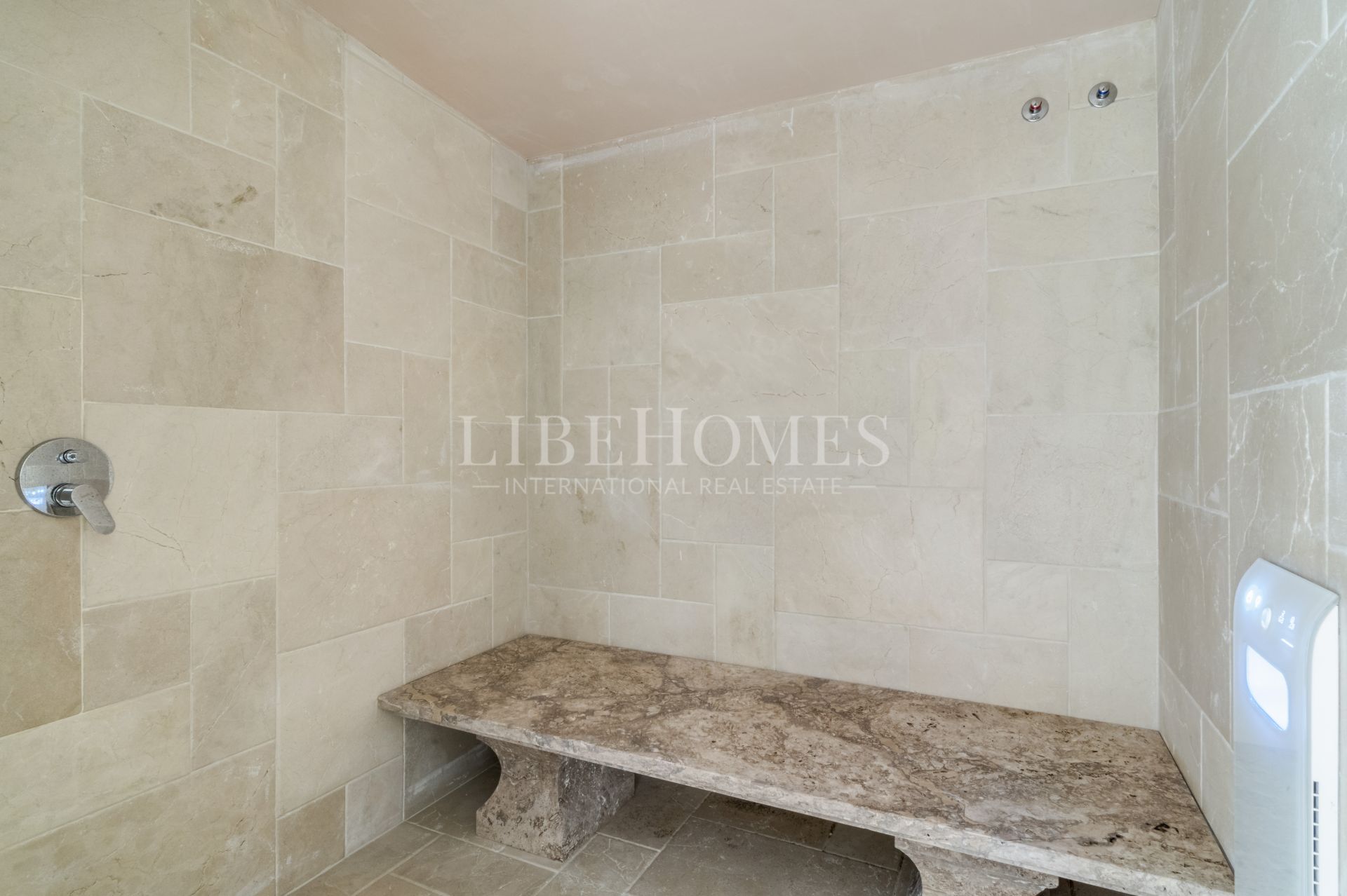 Villa de luxe à Lomas de Magna Marbella, sur Marbella Golden Mile