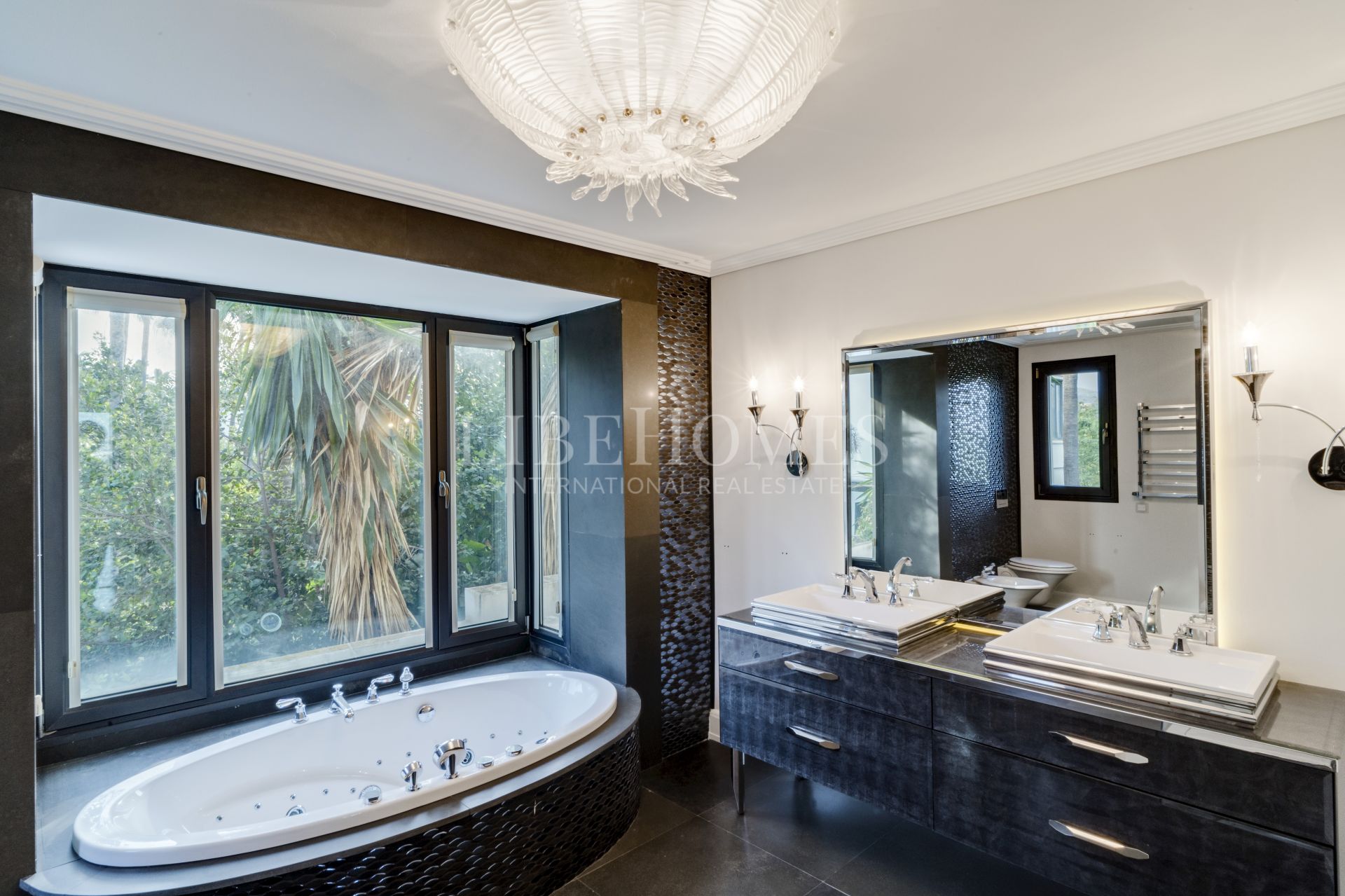 Villa de luxe à Lomas de Magna Marbella, sur Marbella Golden Mile