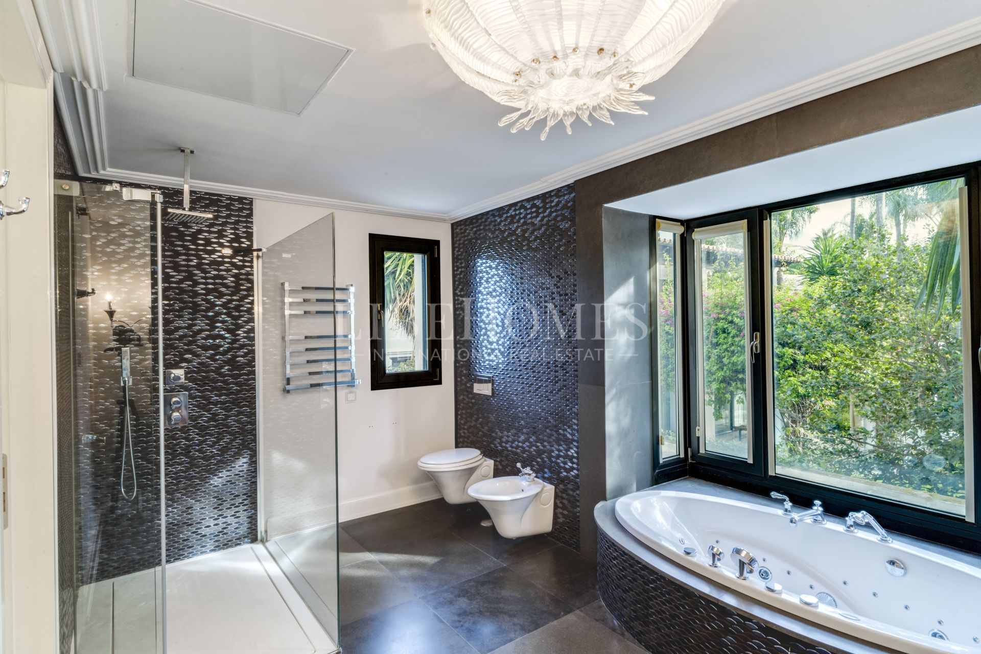 Villa de luxe à Lomas de Magna Marbella, sur Marbella Golden Mile