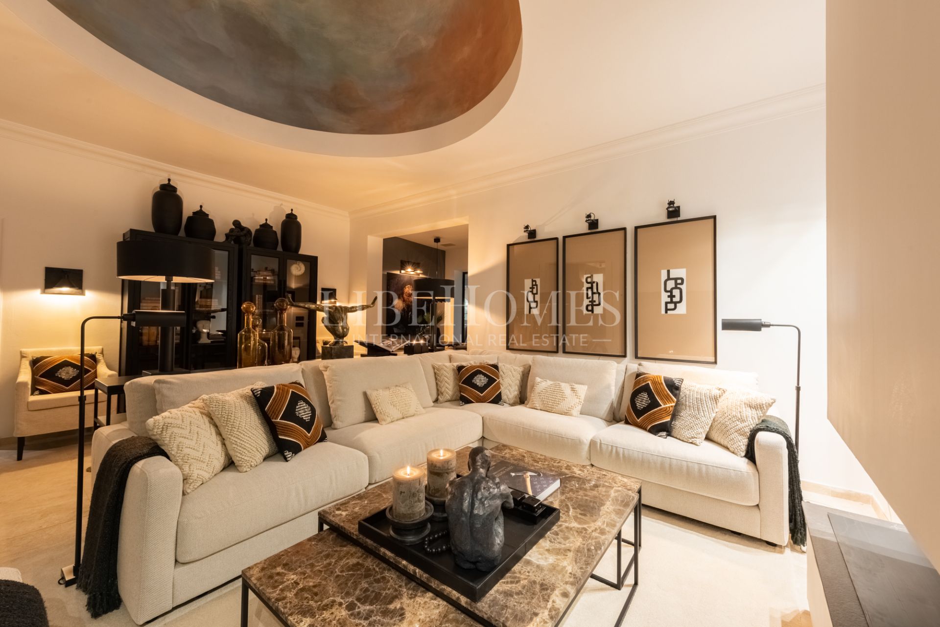 Таунхаус на продажу в El Oasis Club, Золотая Миля