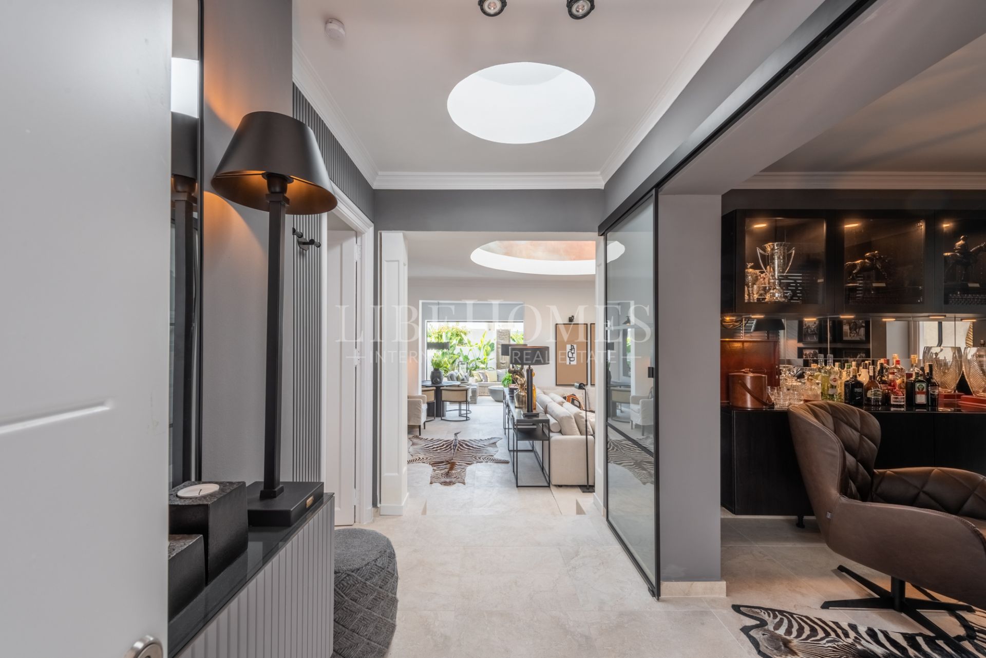 Таунхаус на продажу в El Oasis Club, Золотая Миля