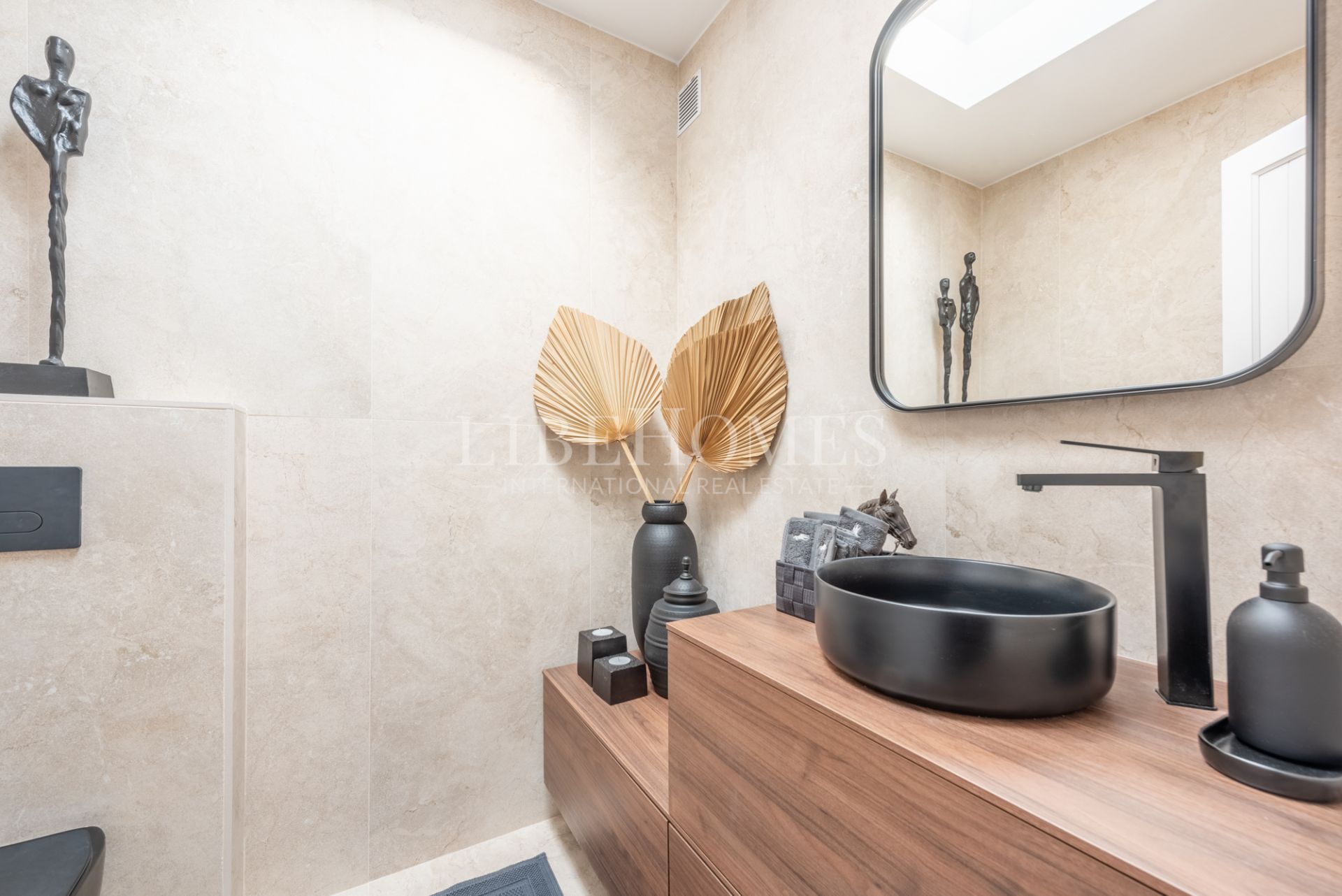 Таунхаус на продажу в El Oasis Club, Золотая Миля