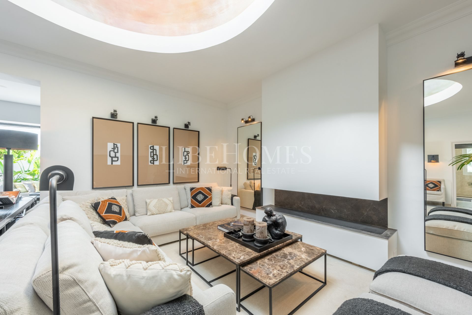 Таунхаус на продажу в El Oasis Club, Золотая Миля