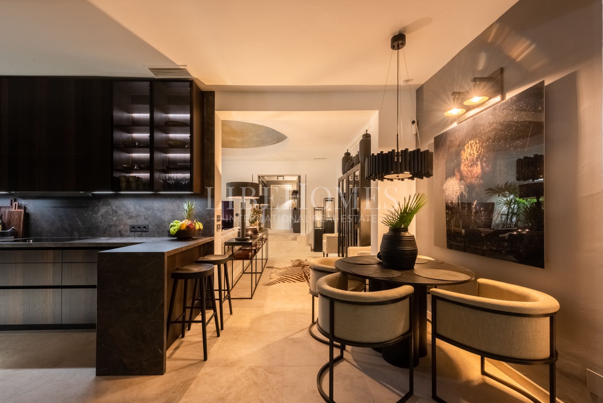 Таунхаус на продажу в El Oasis Club, Золотая Миля