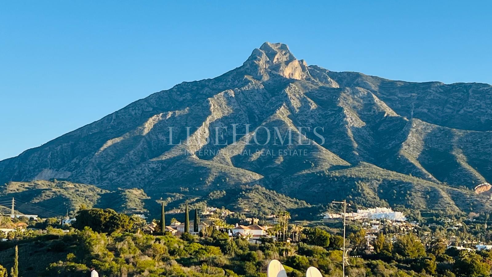 Penthouse, spectacular sea views in Coto Real, Marbella Golden Mile