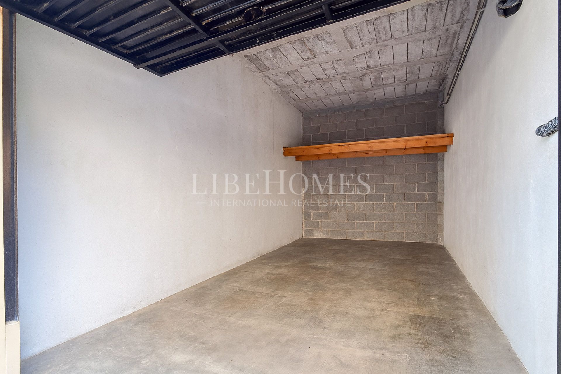 Apartment on the beachfront in Roses, with beautiful sea views