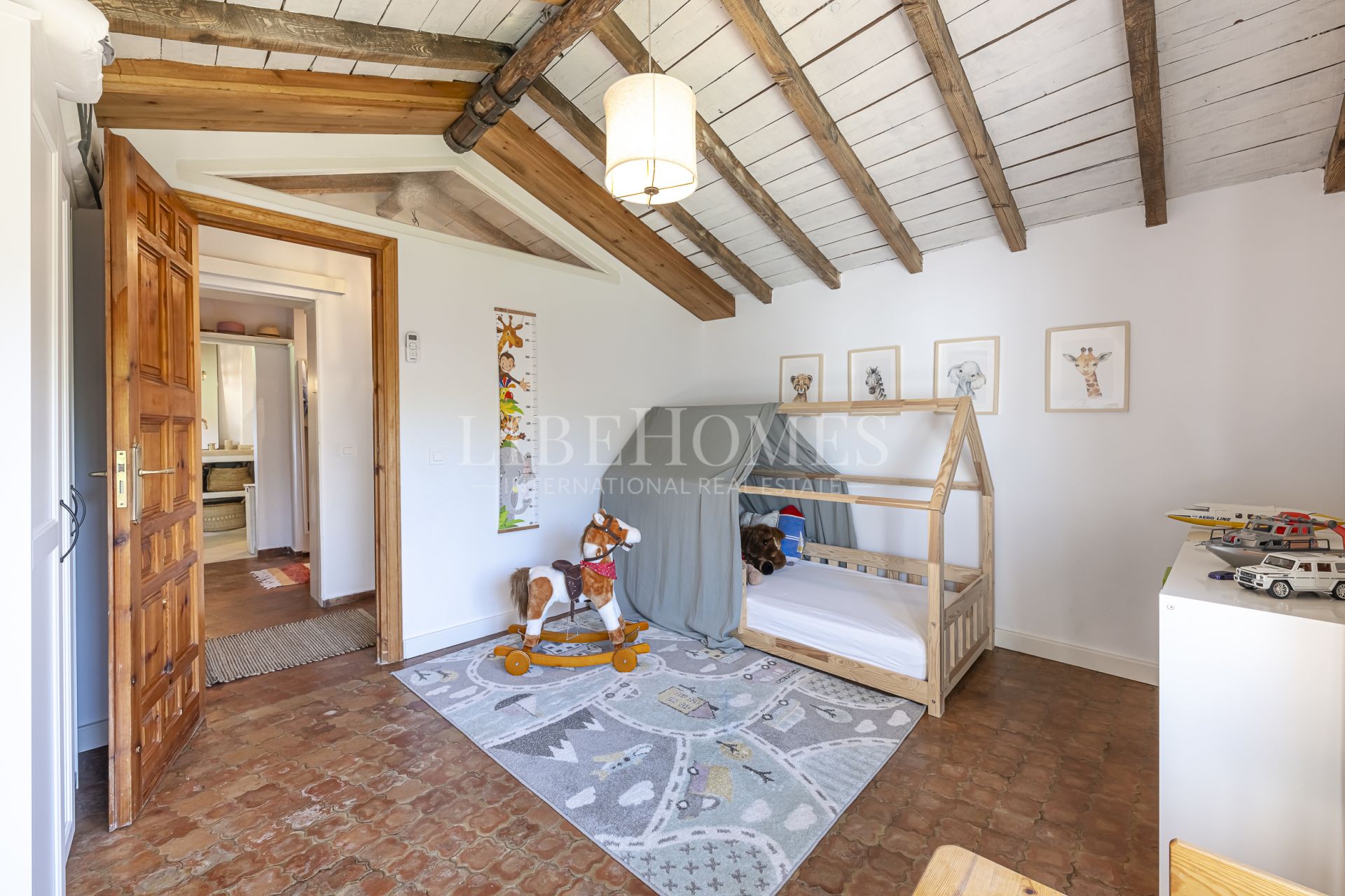 Villa with beautiful panoramic views in Guadalmina Alta, Marbella