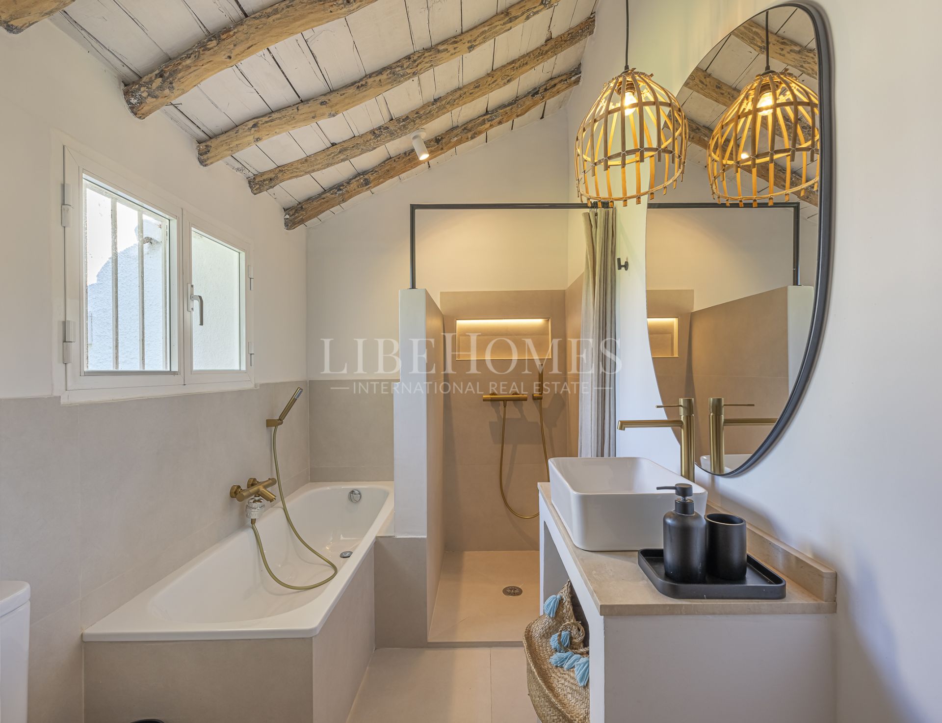 Villa with beautiful panoramic views in Guadalmina Alta, Marbella